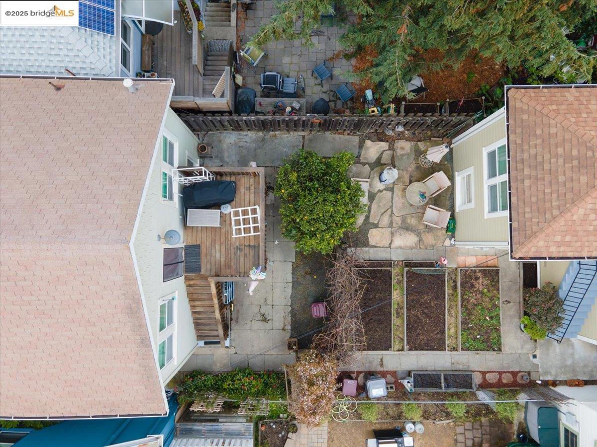 Detail Gallery Image 5 of 10 For 1123 65th St, Oakland,  CA 94608 - – Beds | – Baths