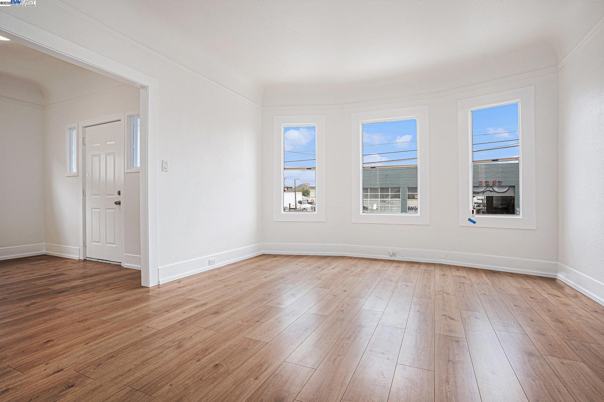 Detail Gallery Image 5 of 18 For 1230 39th Ave, Oakland,  CA 94601 - 2 Beds | 1 Baths