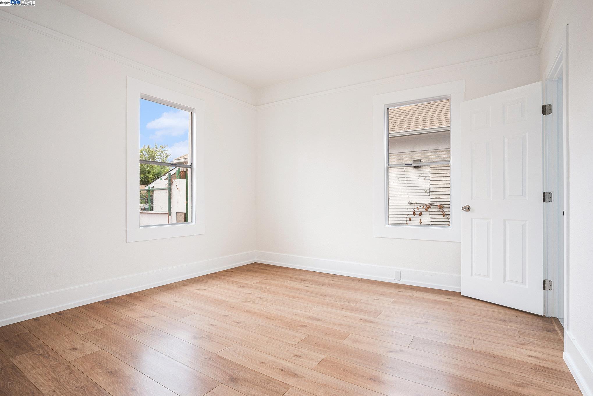 Detail Gallery Image 10 of 18 For 1230 39th Ave, Oakland,  CA 94601 - 2 Beds | 1 Baths