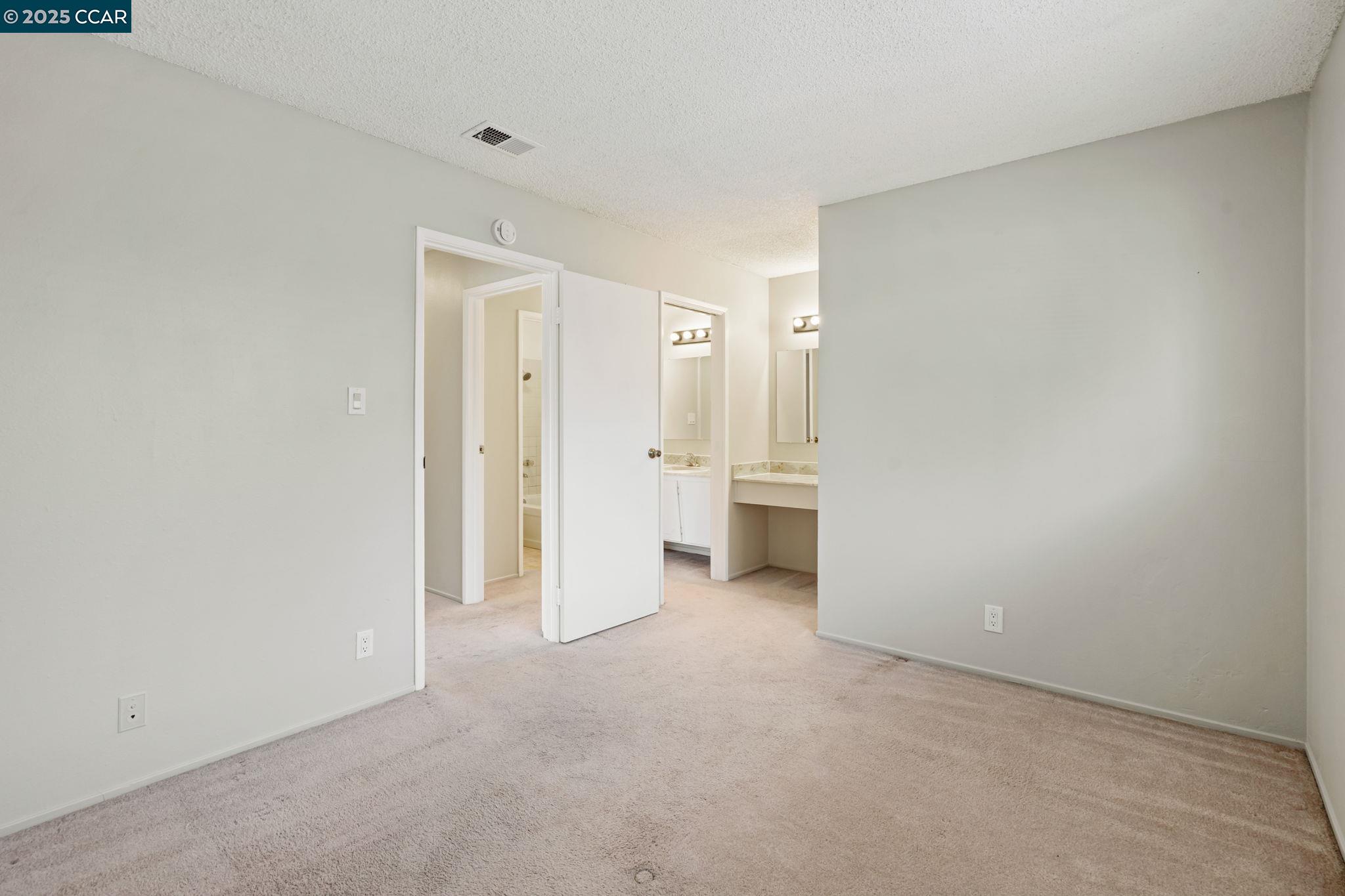 Photo #13: 41110648 Listing: Photo #13