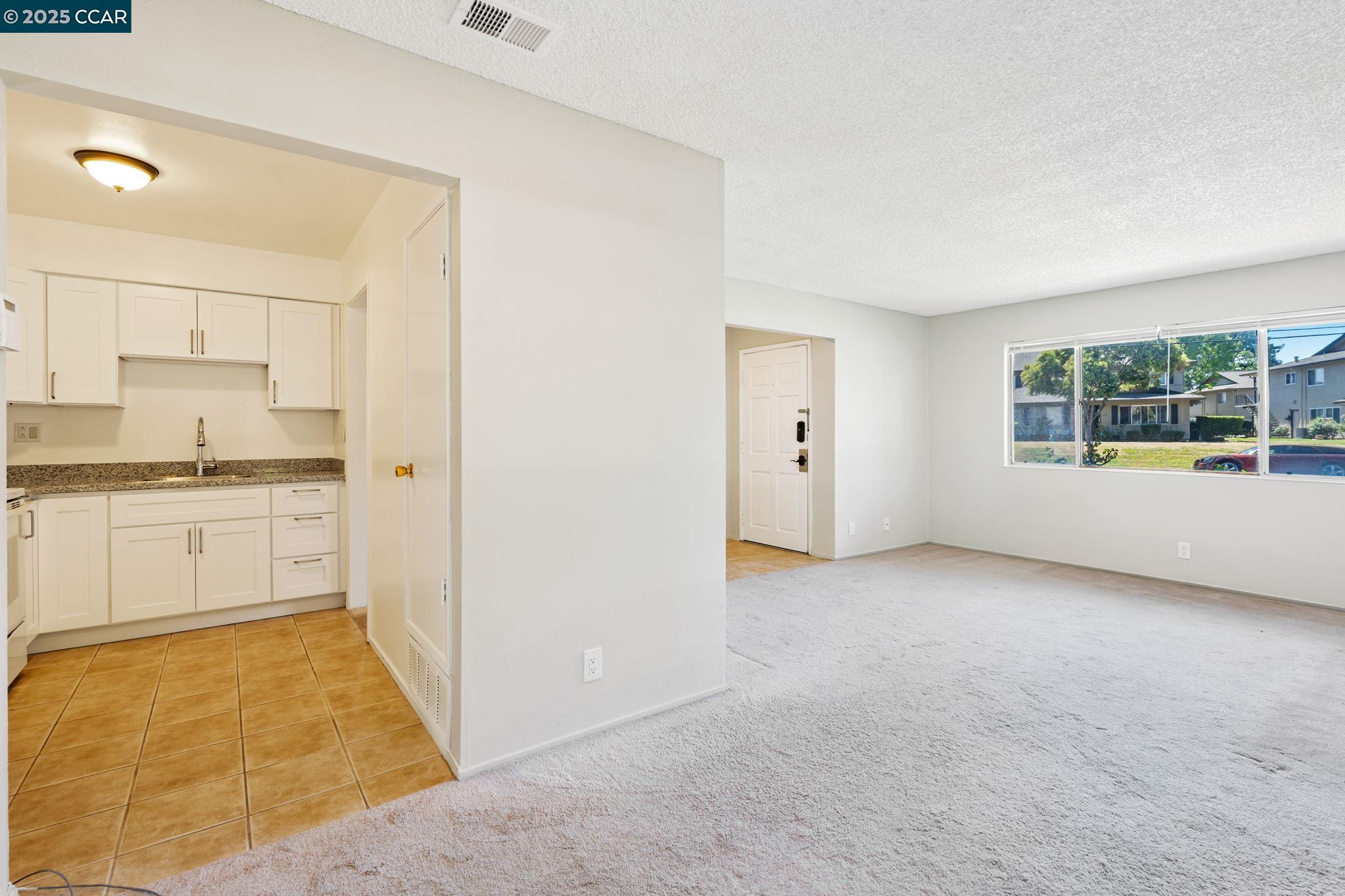 Photo #9: 41110648 Listing: Photo #9