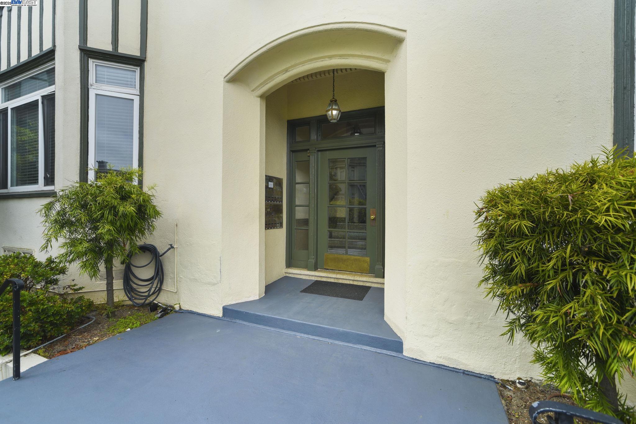 Detail Gallery Image 2 of 25 For 1925 Leavenworth St #7,  San Francisco,  CA 94133 - 1 Beds | 1 Baths