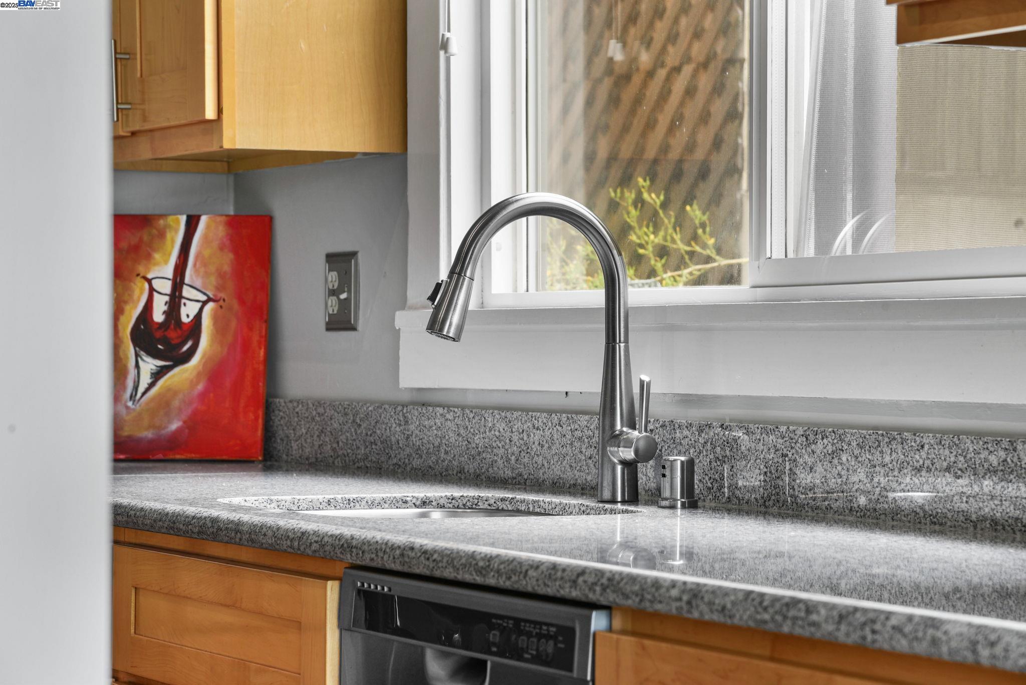 Detail Gallery Image 22 of 25 For 1925 Leavenworth St #7,  San Francisco,  CA 94133 - 1 Beds | 1 Baths