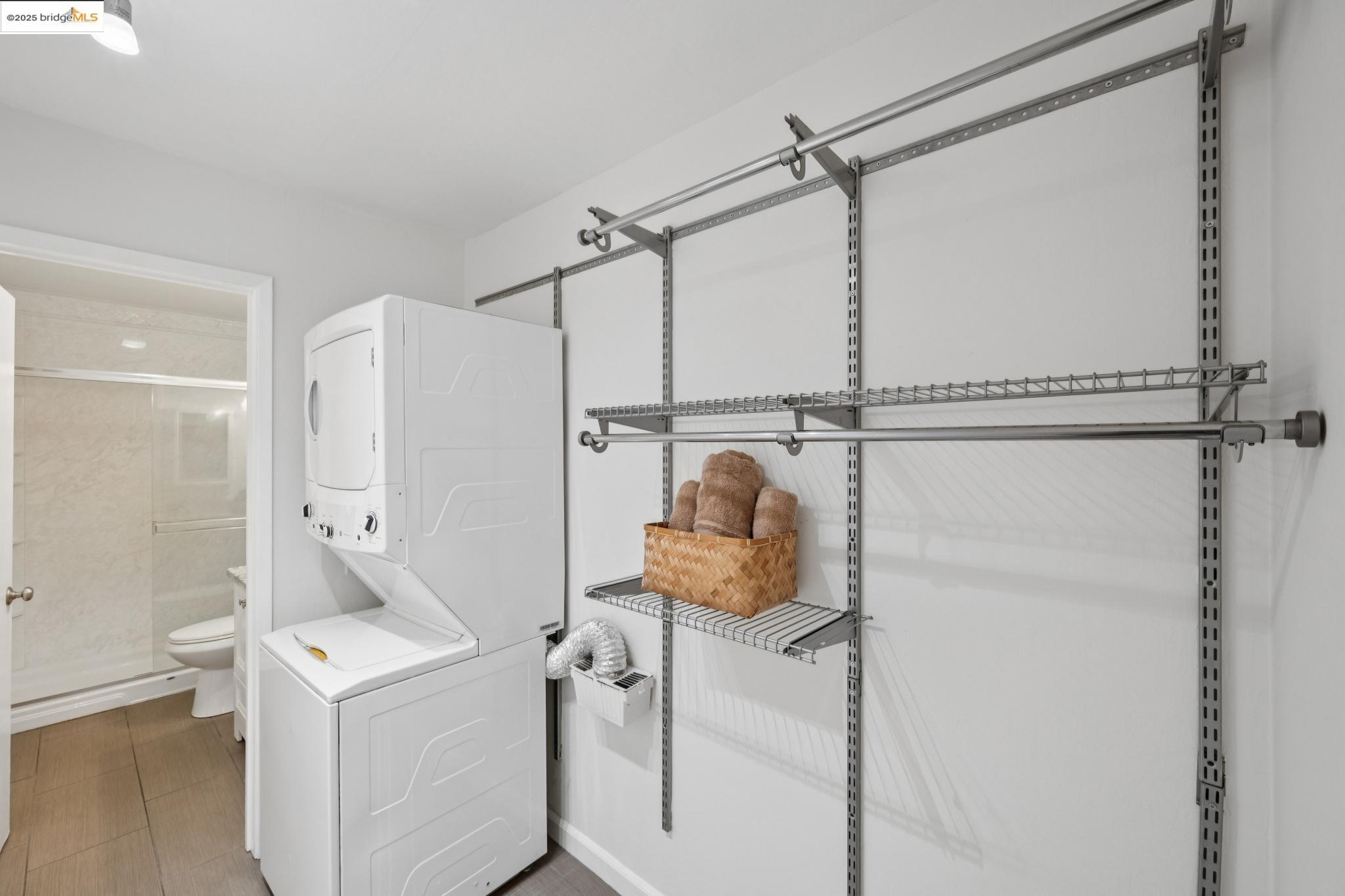 Detail Gallery Image 21 of 32 For 696 Athol Ave #203,  Oakland,  CA 94610 - 2 Beds | 2 Baths