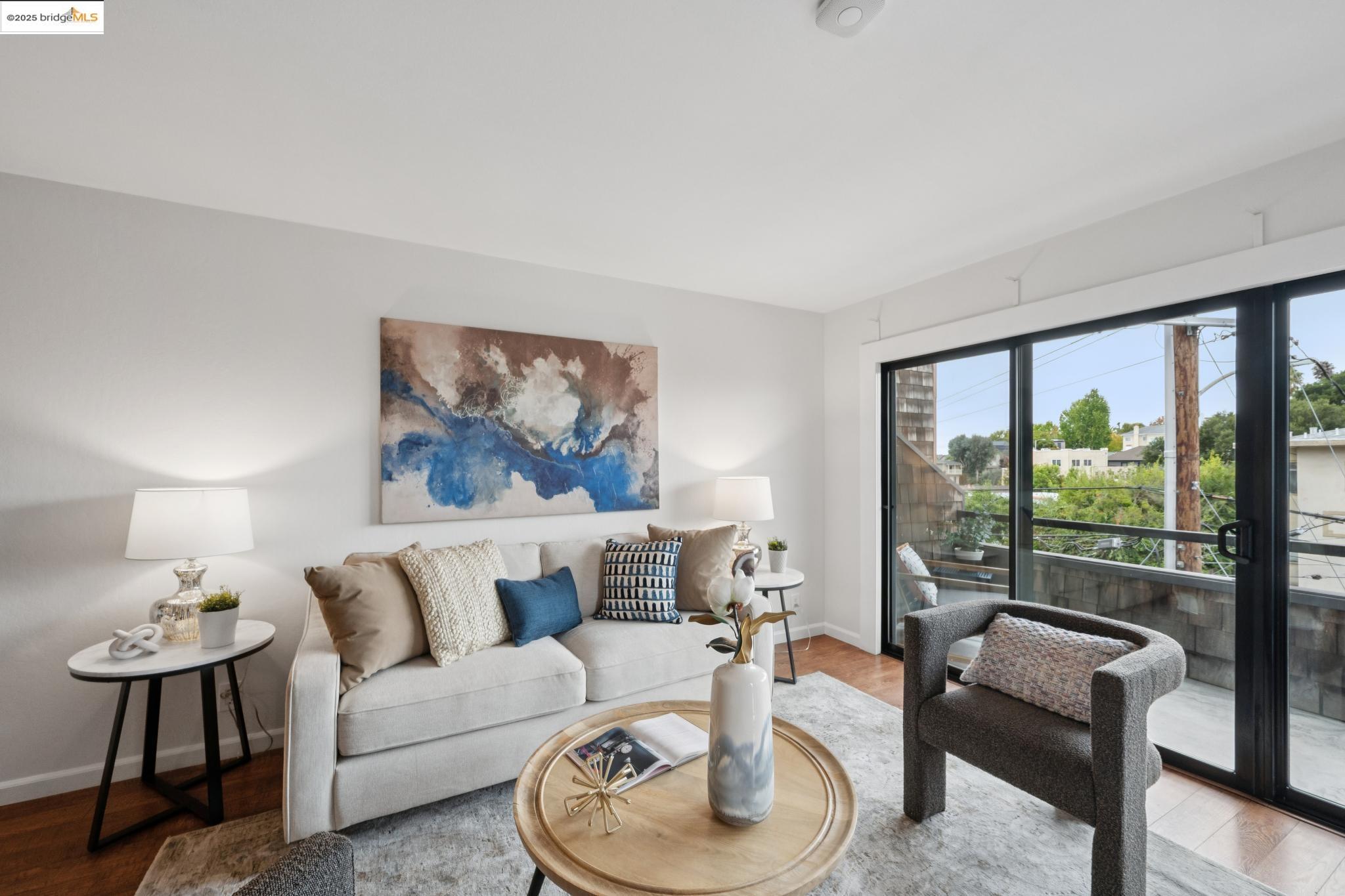 Detail Gallery Image 6 of 32 For 696 Athol Ave #203,  Oakland,  CA 94610 - 2 Beds | 2 Baths