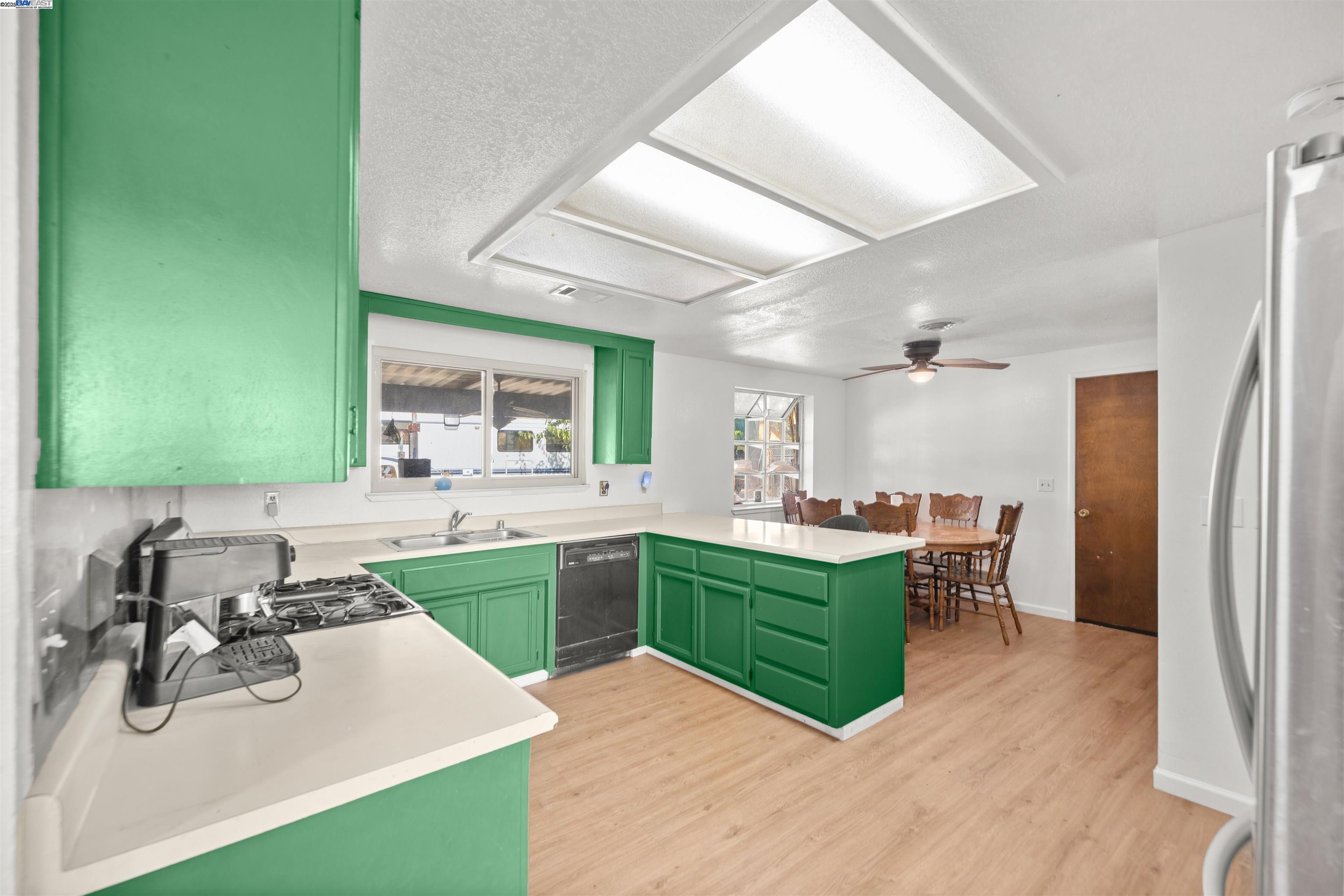 Detail Gallery Image 15 of 56 For 4653 Wheatland Rd, Wheatland,  CA 95692 - 4 Beds | 2 Baths