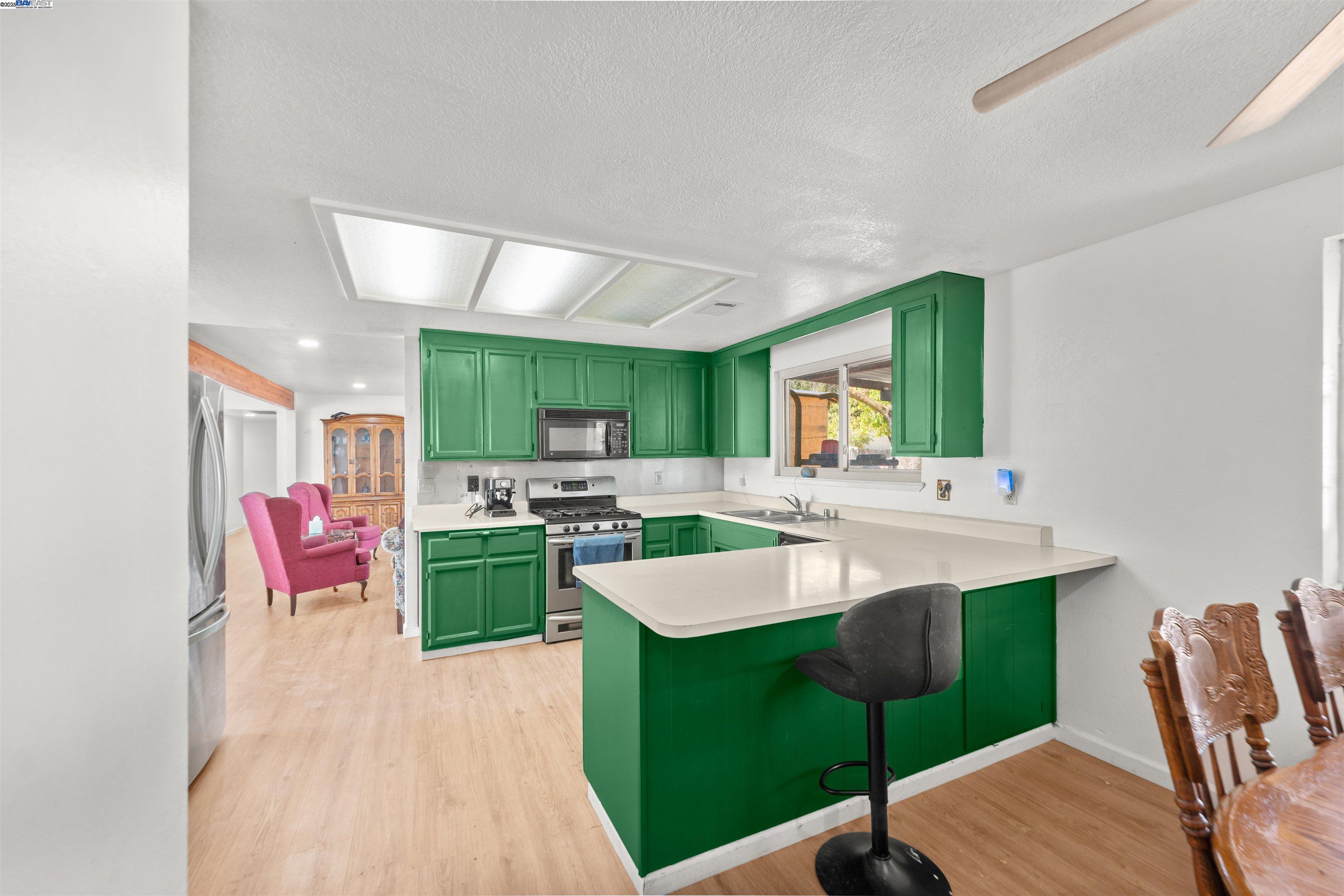 Detail Gallery Image 17 of 56 For 4653 Wheatland Rd, Wheatland,  CA 95692 - 4 Beds | 2 Baths
