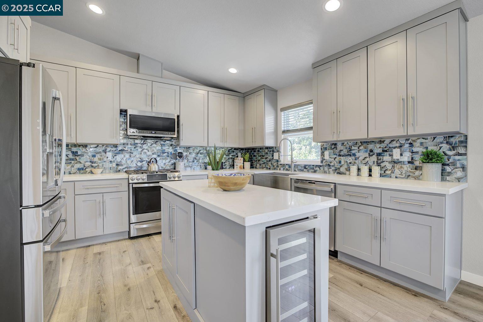 Detail Gallery Image 12 of 60 For 3899 Creekside Way, Oakley,  CA 94561 - 4 Beds | 2/1 Baths