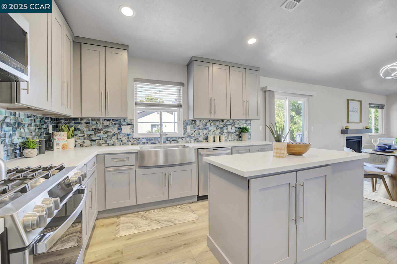 Detail Gallery Image 14 of 60 For 3899 Creekside Way, Oakley,  CA 94561 - 4 Beds | 2/1 Baths