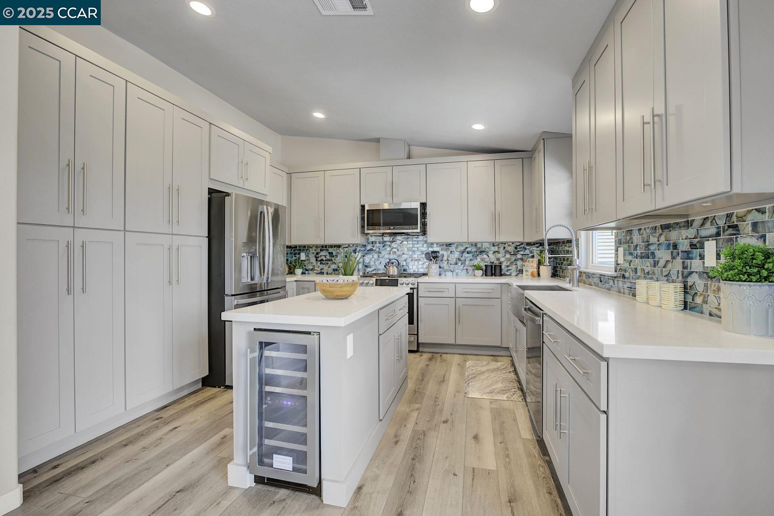 Detail Gallery Image 15 of 60 For 3899 Creekside Way, Oakley,  CA 94561 - 4 Beds | 2/1 Baths