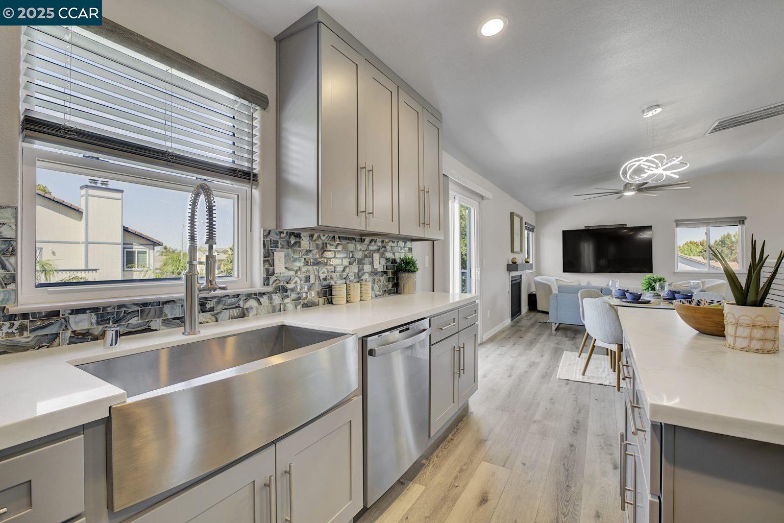 Detail Gallery Image 18 of 60 For 3899 Creekside Way, Oakley,  CA 94561 - 4 Beds | 2/1 Baths