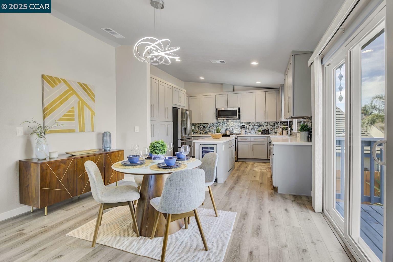 Detail Gallery Image 9 of 60 For 3899 Creekside Way, Oakley,  CA 94561 - 4 Beds | 2/1 Baths