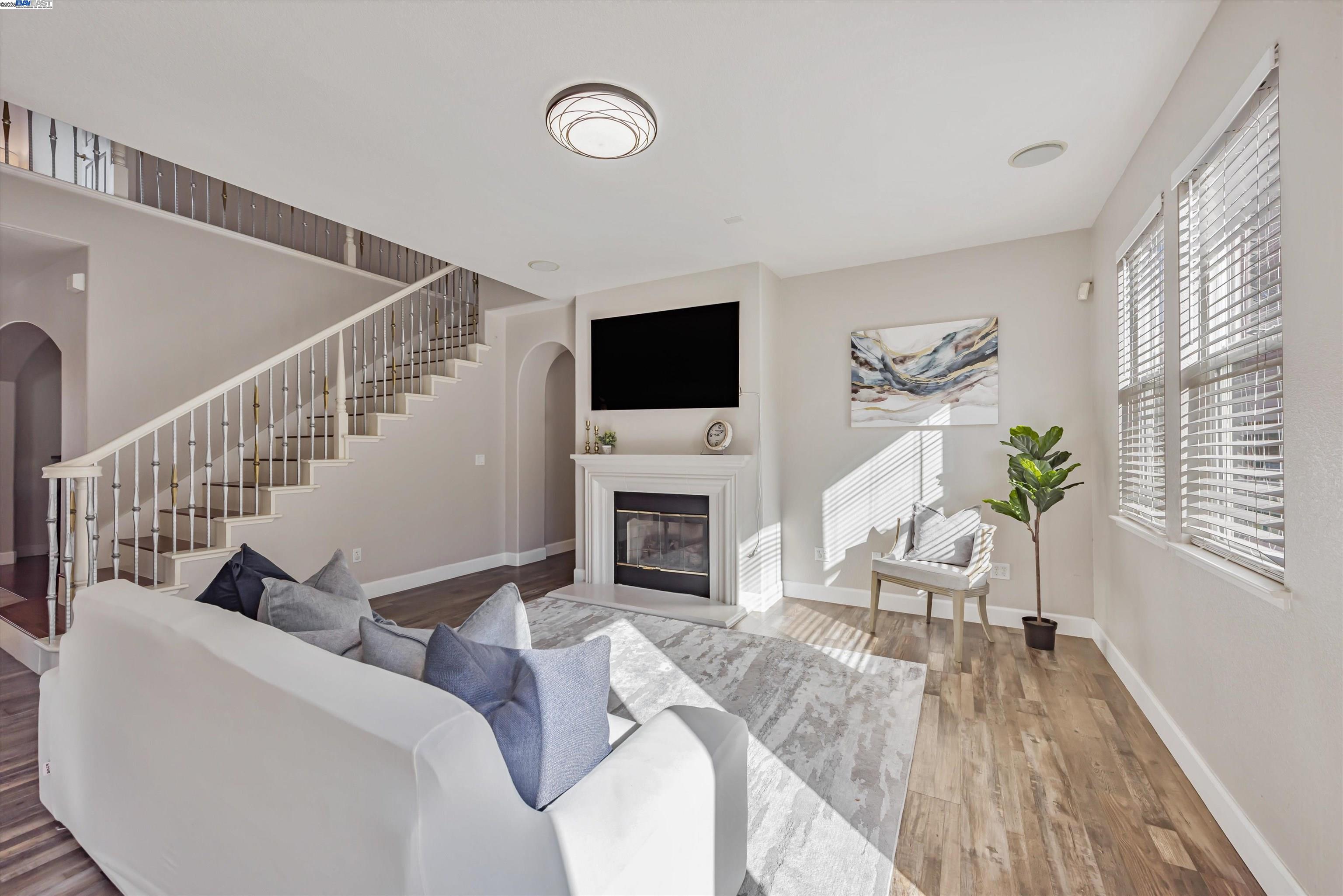 Detail Gallery Image 11 of 43 For 3109 Vista Lane, Hayward,  CA 94541 - 6 Beds | 3 Baths