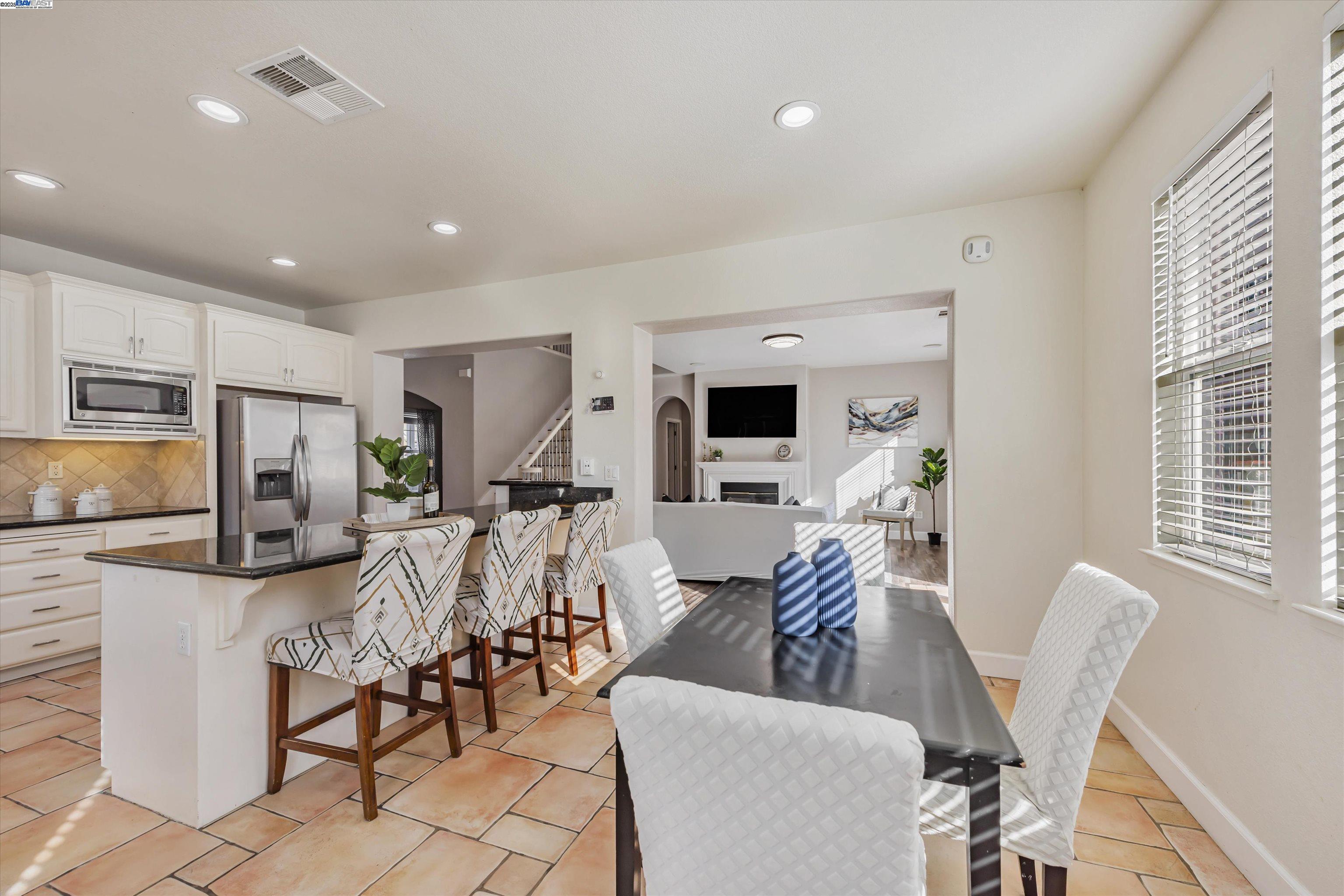 Detail Gallery Image 20 of 43 For 3109 Vista Lane, Hayward,  CA 94541 - 6 Beds | 3 Baths