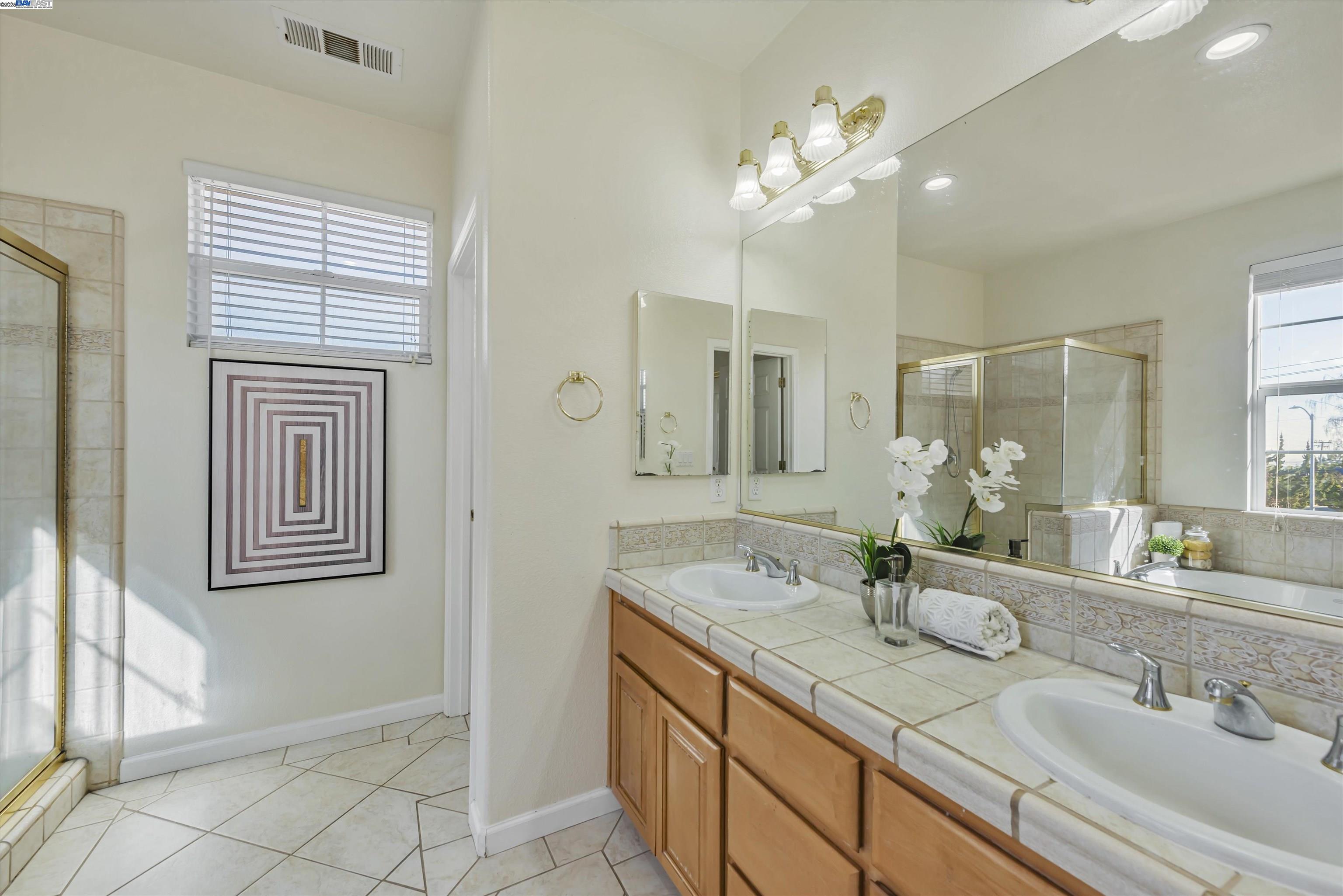 Detail Gallery Image 26 of 43 For 3109 Vista Lane, Hayward,  CA 94541 - 6 Beds | 3 Baths