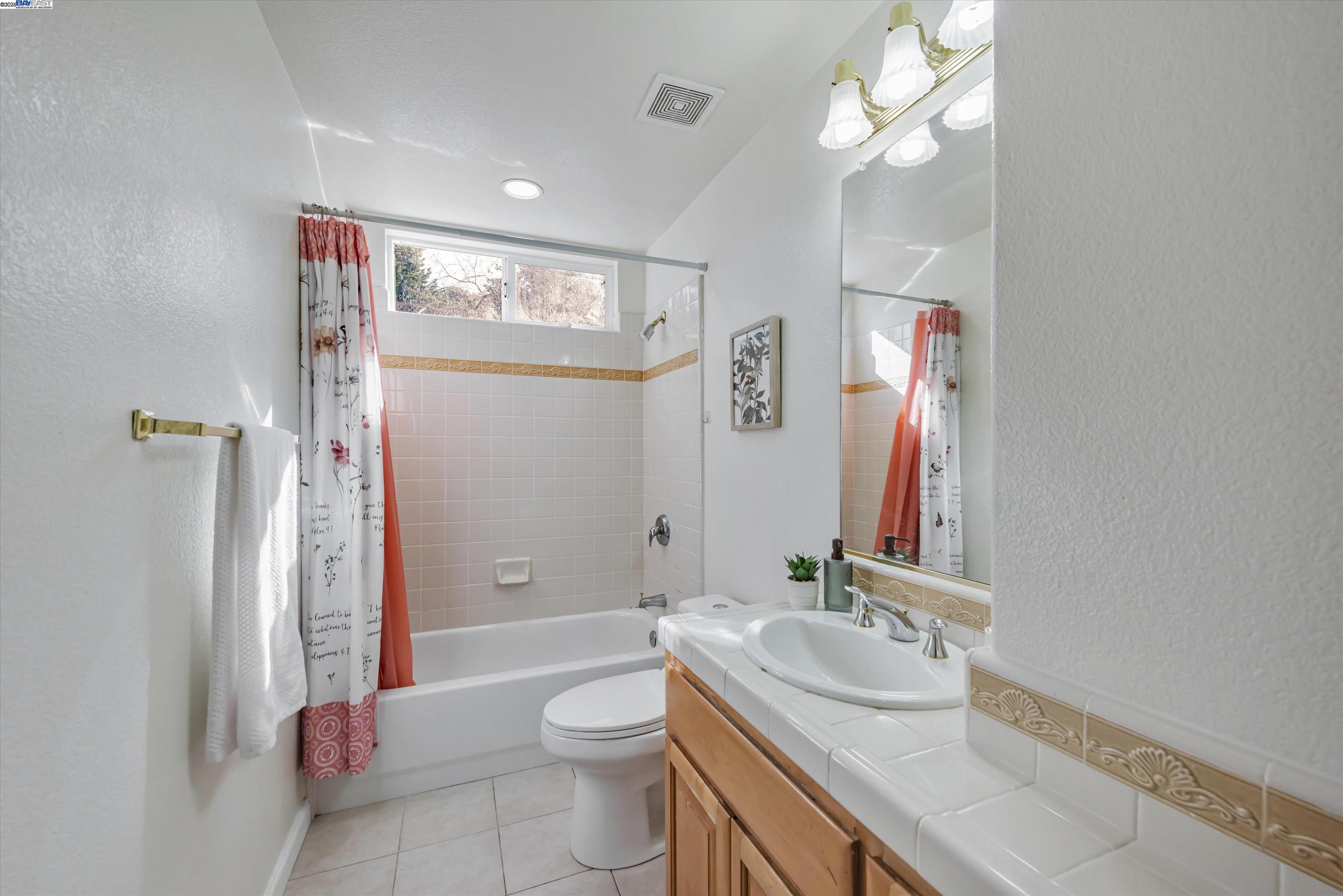 Detail Gallery Image 35 of 43 For 3109 Vista Lane, Hayward,  CA 94541 - 6 Beds | 3 Baths