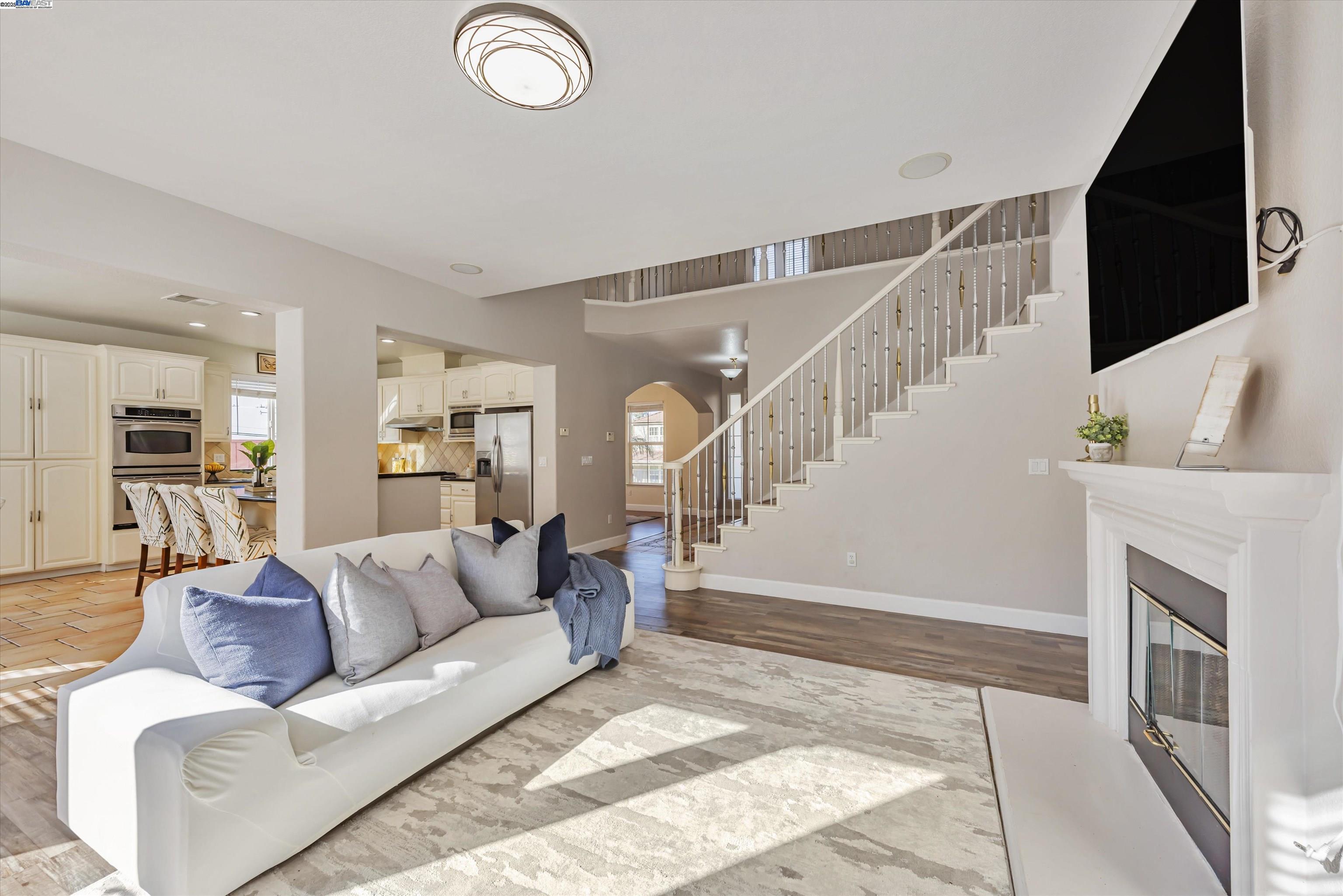 Detail Gallery Image 10 of 43 For 3109 Vista Lane, Hayward,  CA 94541 - 6 Beds | 3 Baths