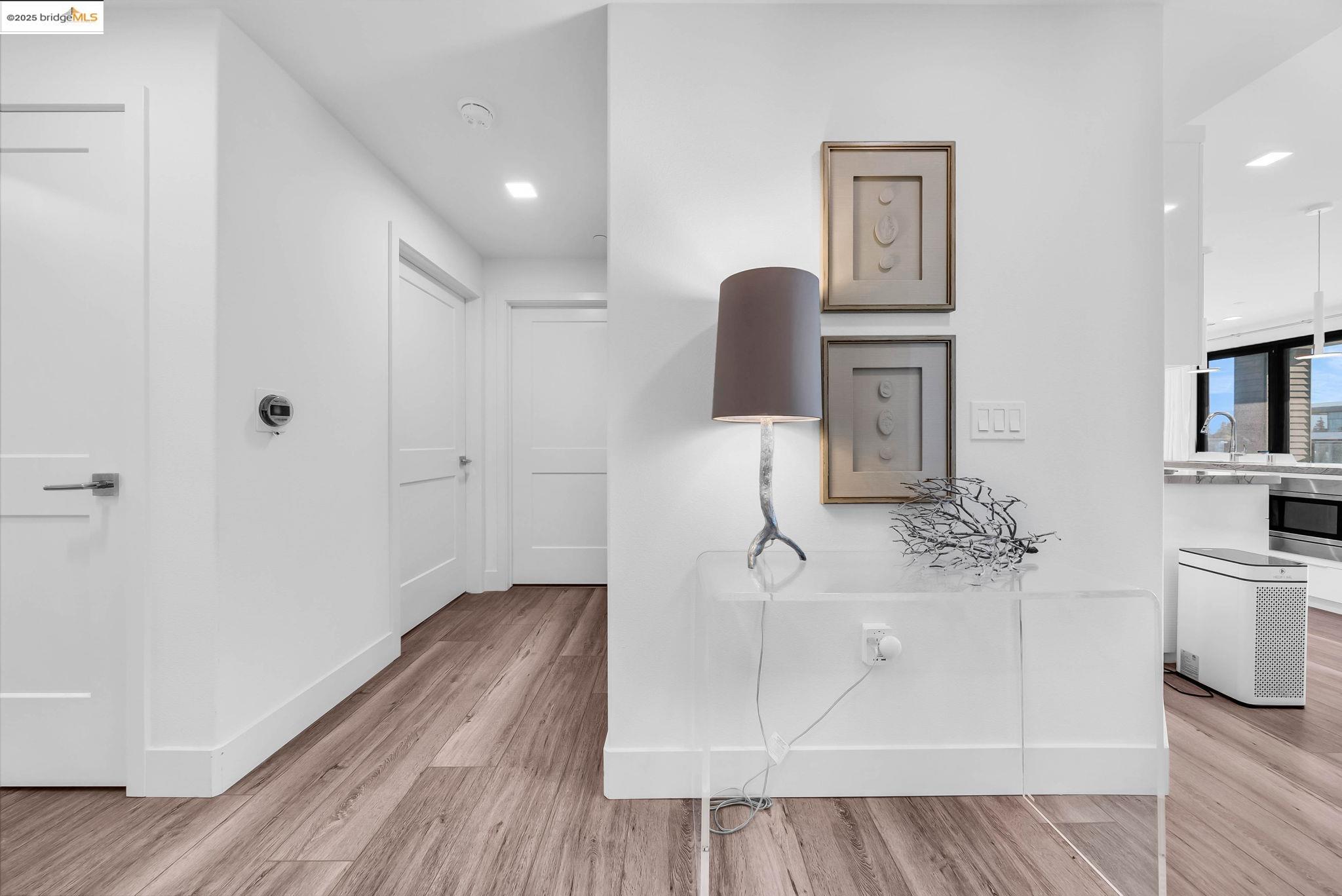 Detail Gallery Image 1 of 37 For Rambla #611,  Santa Clara,  CA 95051-1588 - 3 Beds | 2/1 Baths