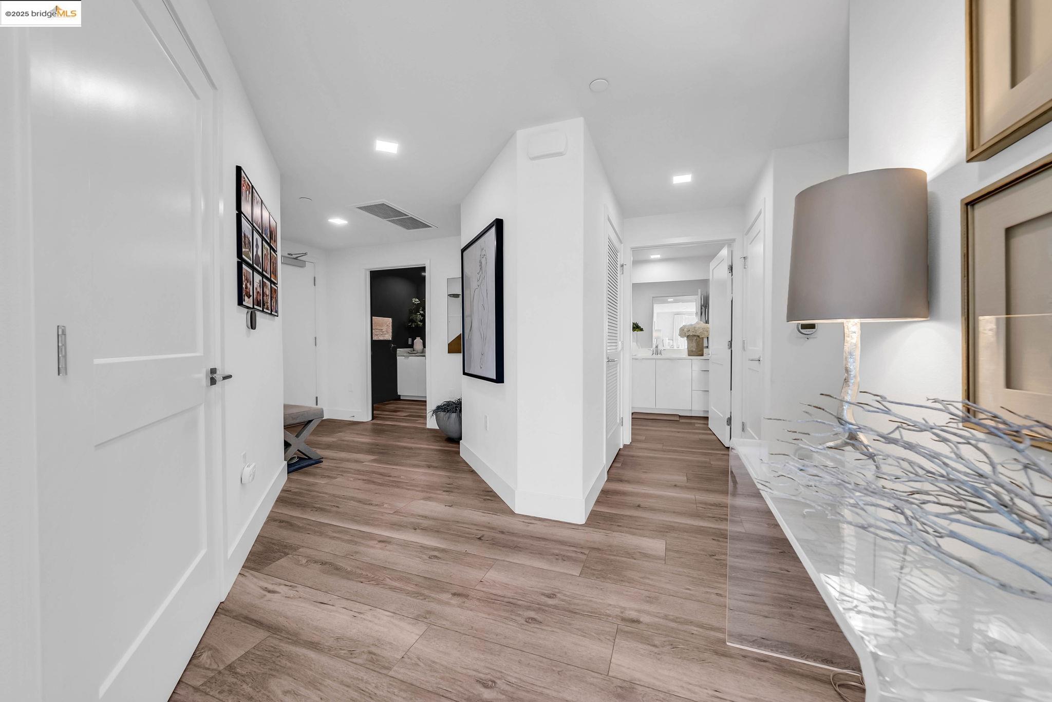 Detail Gallery Image 2 of 37 For Rambla #611,  Santa Clara,  CA 95051-1588 - 3 Beds | 2/1 Baths