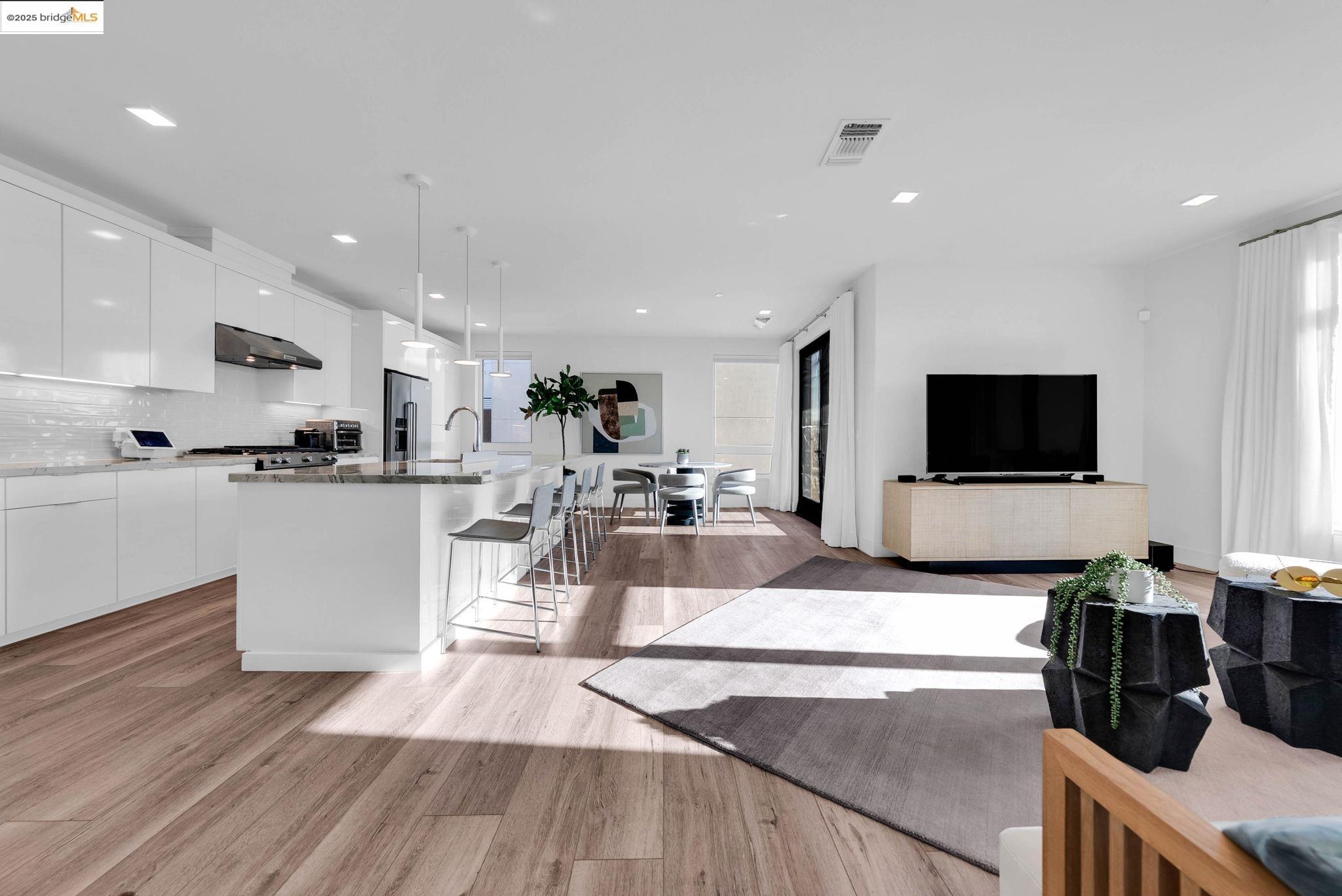 Detail Gallery Image 12 of 37 For Rambla #611,  Santa Clara,  CA 95051-1588 - 3 Beds | 2/1 Baths