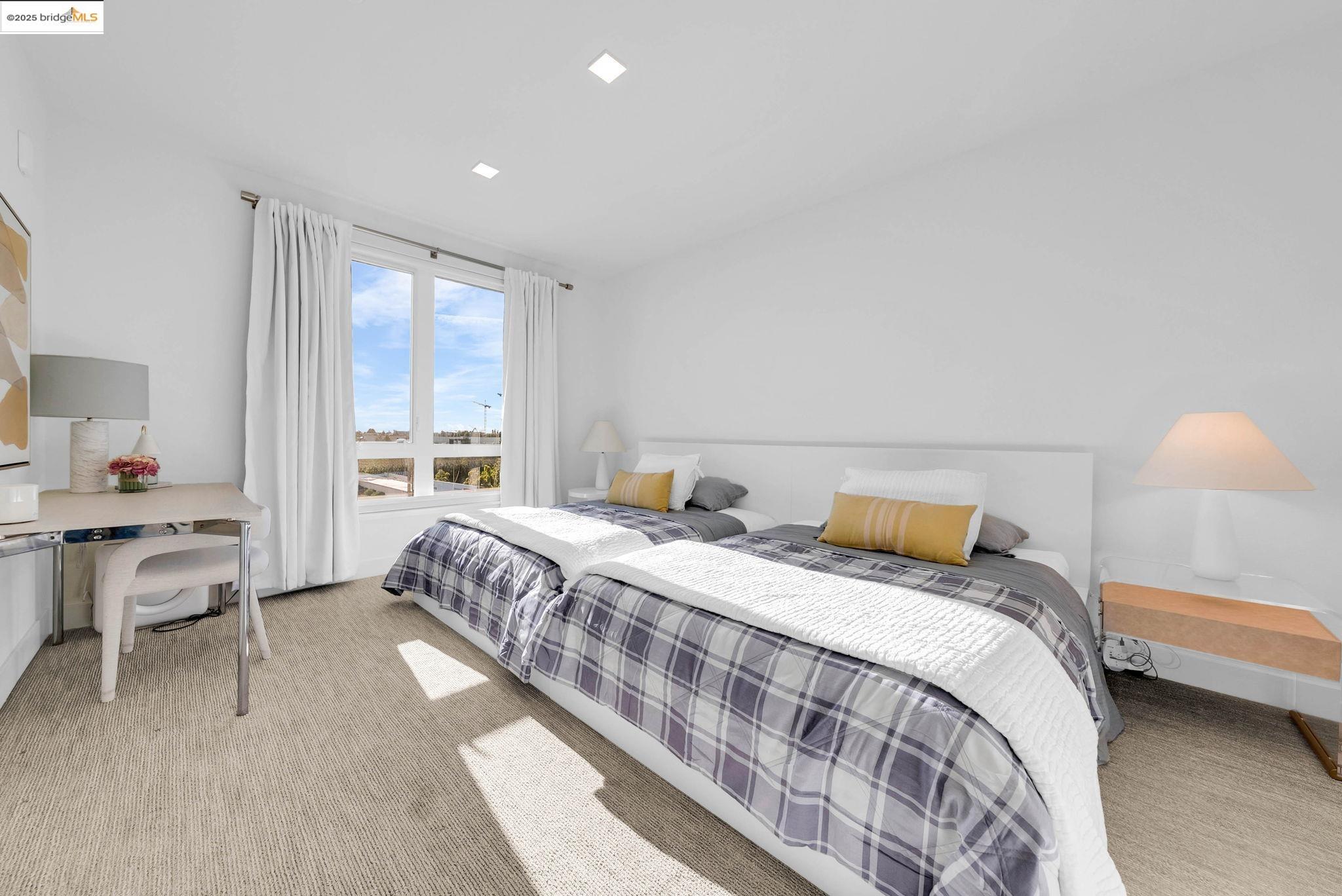 Detail Gallery Image 18 of 37 For Rambla #611,  Santa Clara,  CA 95051-1588 - 3 Beds | 2/1 Baths