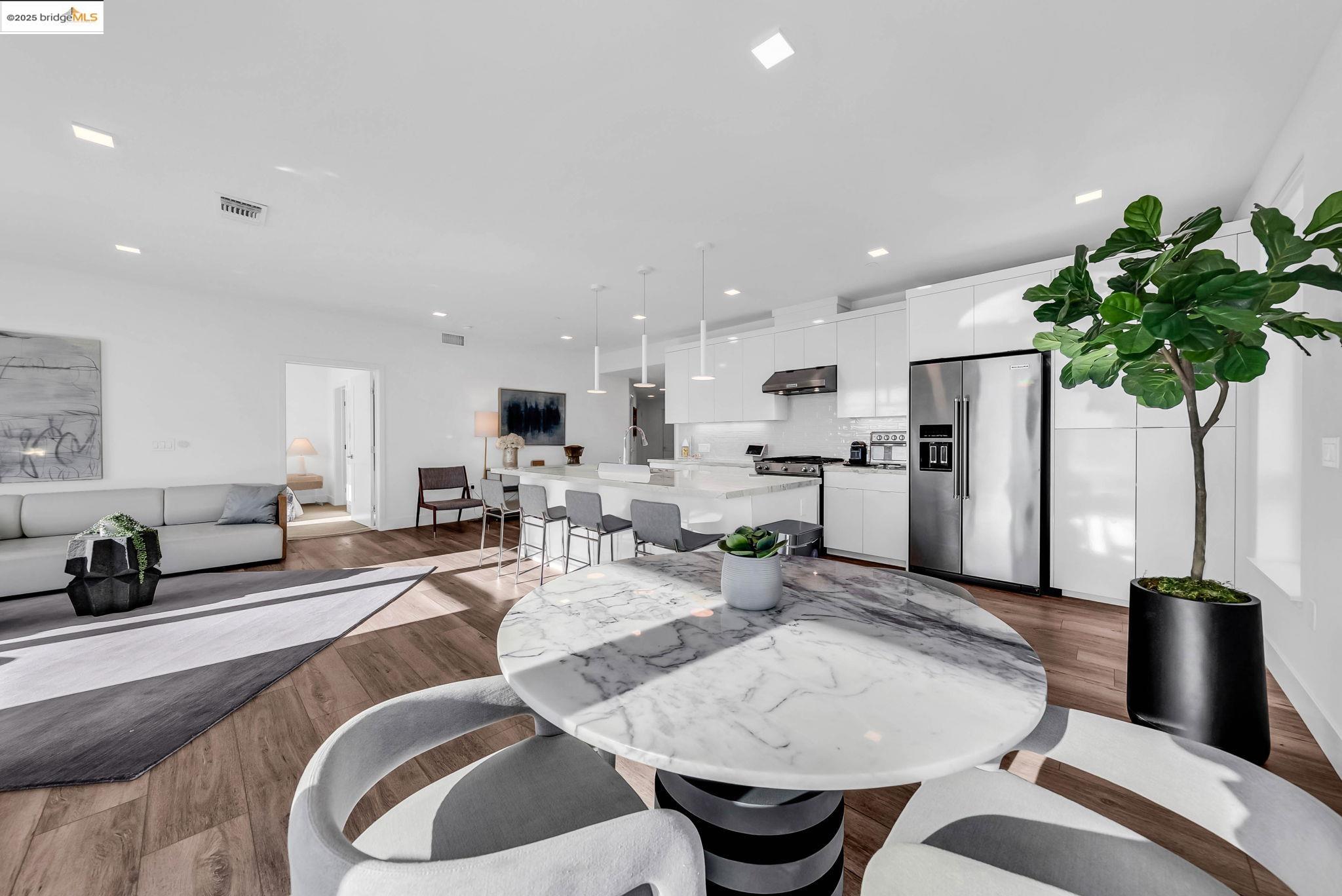 Detail Gallery Image 7 of 37 For Rambla #611,  Santa Clara,  CA 95051-1588 - 3 Beds | 2/1 Baths