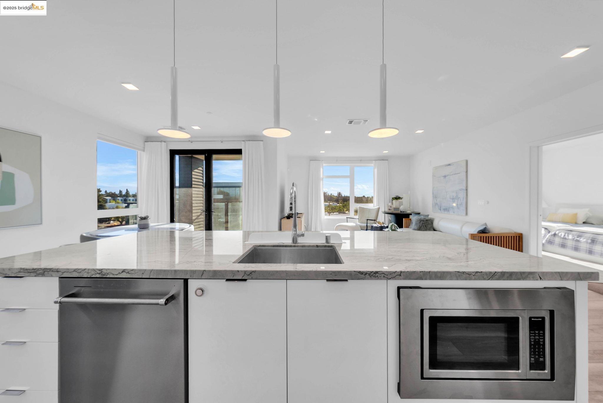 Detail Gallery Image 10 of 37 For Rambla #611,  Santa Clara,  CA 95051-1588 - 3 Beds | 2/1 Baths