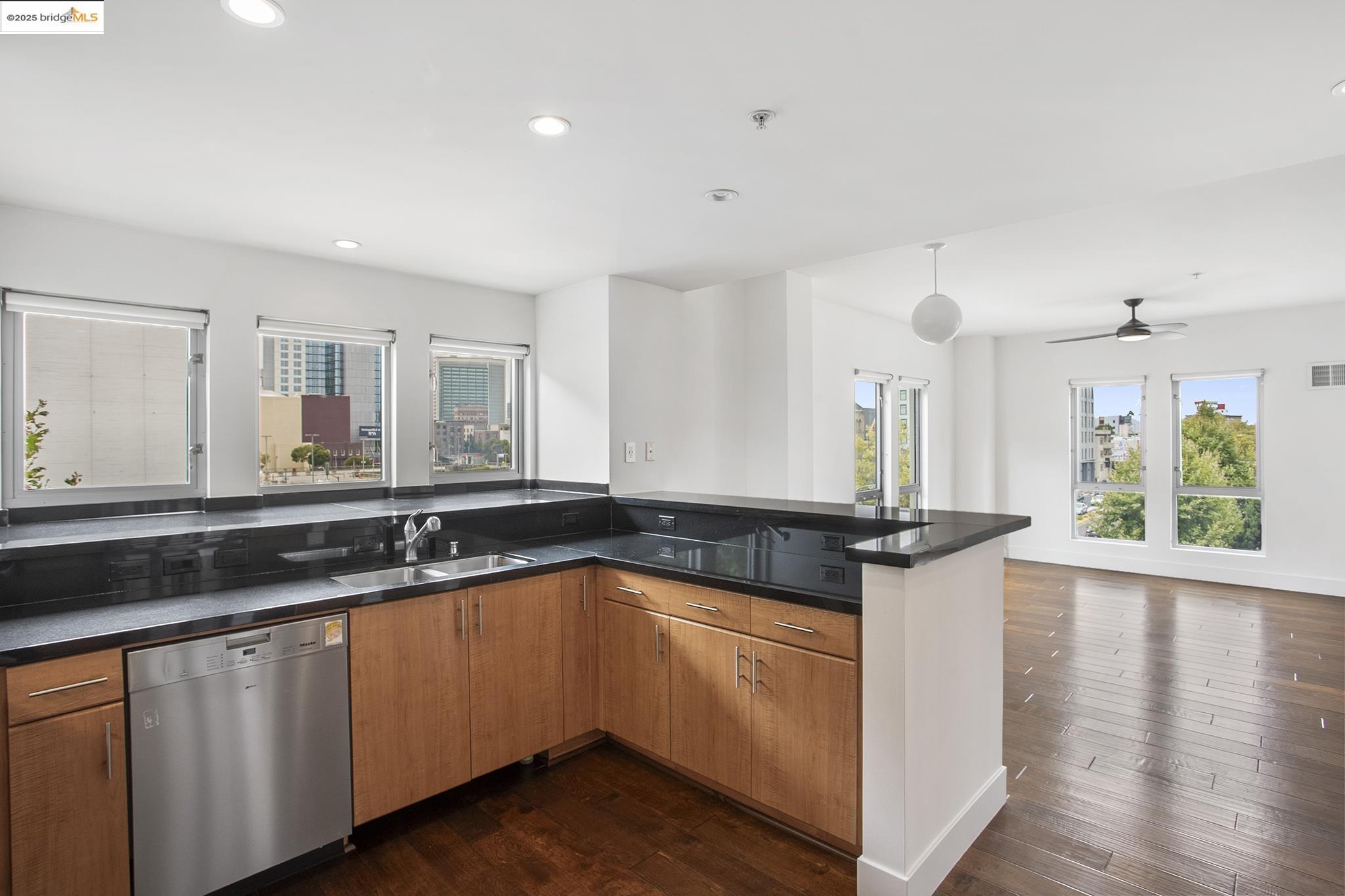 Photo #11: 41110661 Listing: Photo #11