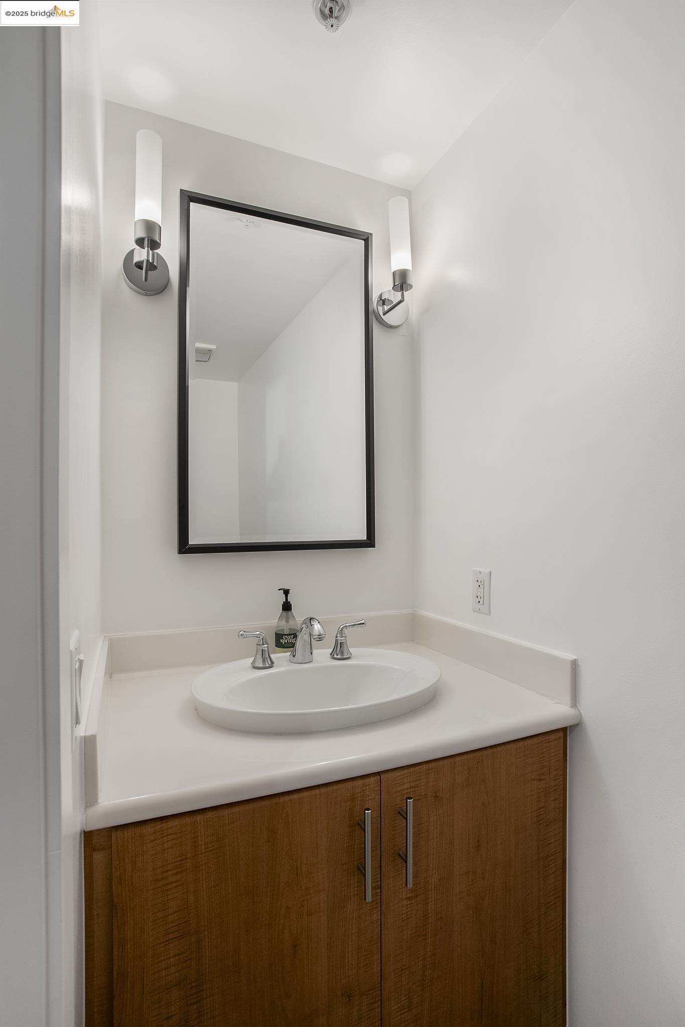 Photo #6: 41110661 Listing 