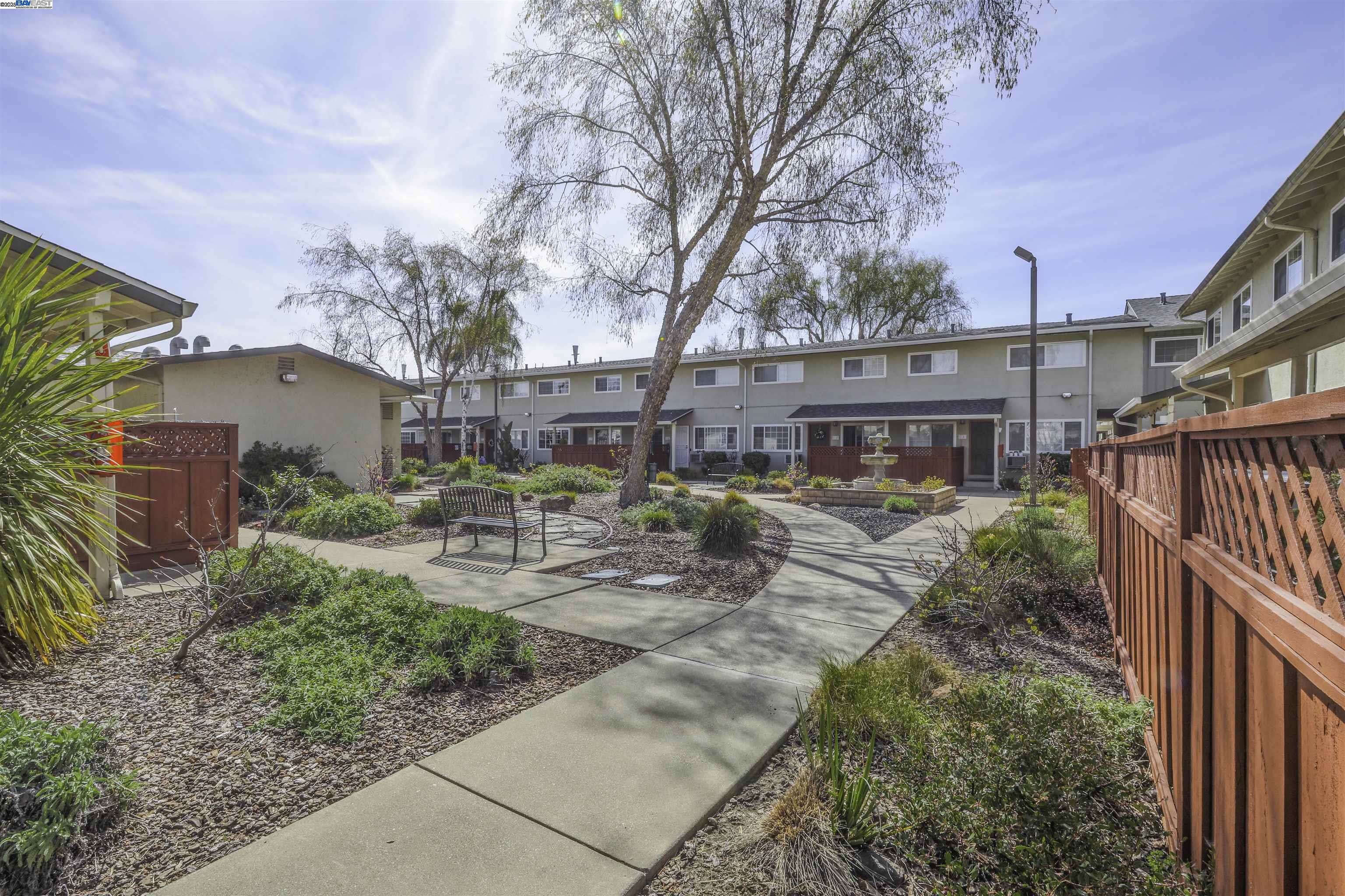 Detail Gallery Image 20 of 30 For 670 Fargo Ave #8,  San Leandro,  CA 94579 - 3 Beds | 3 Baths