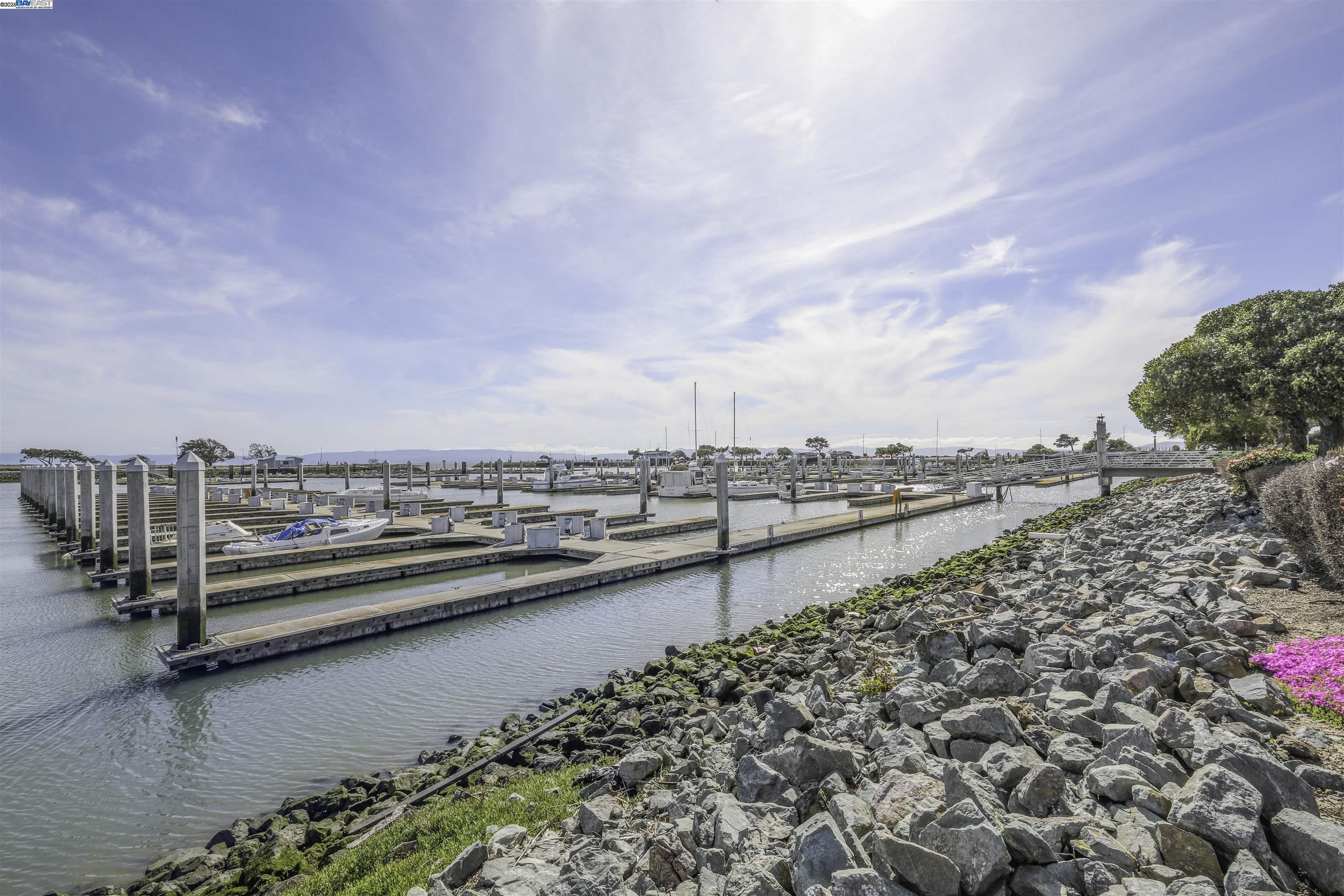 Detail Gallery Image 30 of 30 For 670 Fargo Ave #8,  San Leandro,  CA 94579 - 3 Beds | 3 Baths