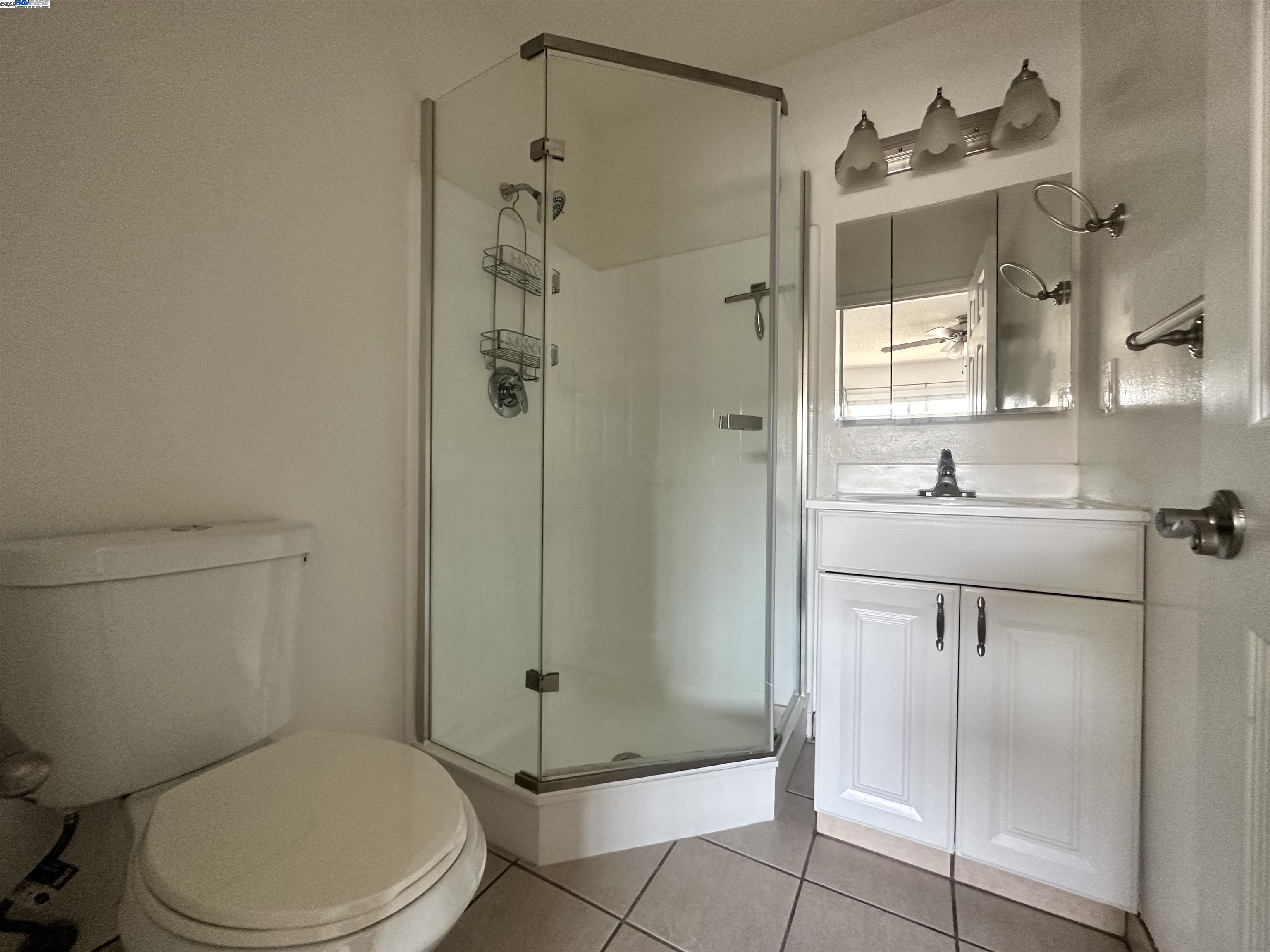 Detail Gallery Image 8 of 30 For 670 Fargo Ave #8,  San Leandro,  CA 94579 - 3 Beds | 3 Baths