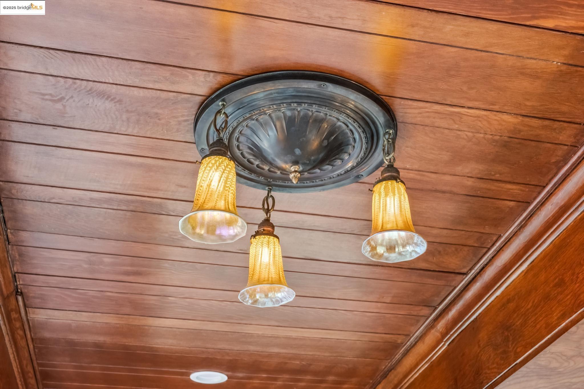 Detail Gallery Image 11 of 60 For 60 Panoramic Way, Berkeley,  CA 94704 - 5 Beds | 4/1 Baths