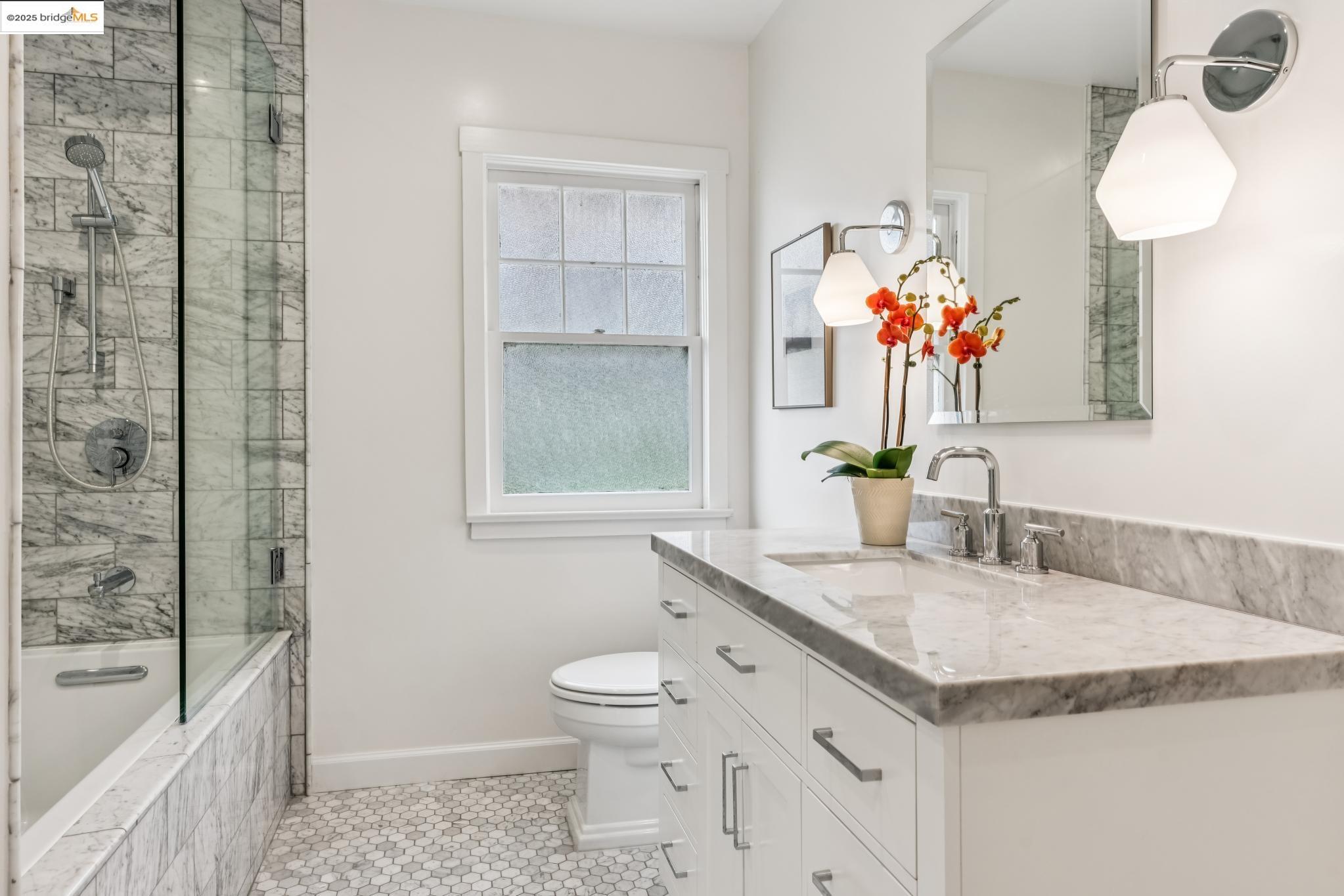 Detail Gallery Image 32 of 60 For 60 Panoramic Way, Berkeley,  CA 94704 - 5 Beds | 4/1 Baths