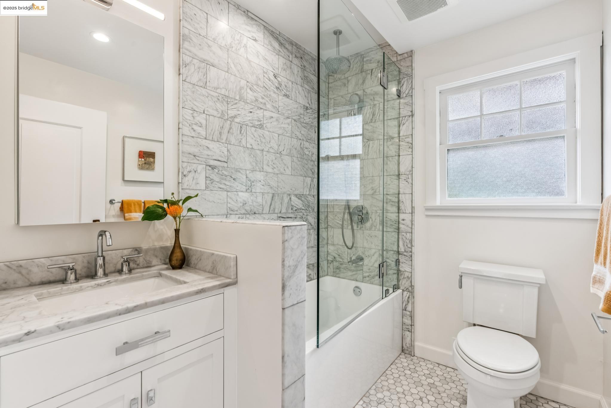 Detail Gallery Image 41 of 60 For 60 Panoramic Way, Berkeley,  CA 94704 - 5 Beds | 4/1 Baths
