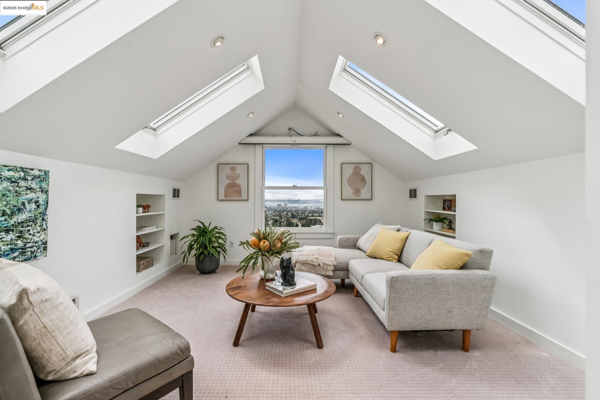 Detail Gallery Image 42 of 60 For 60 Panoramic Way, Berkeley,  CA 94704 - 5 Beds | 4/1 Baths