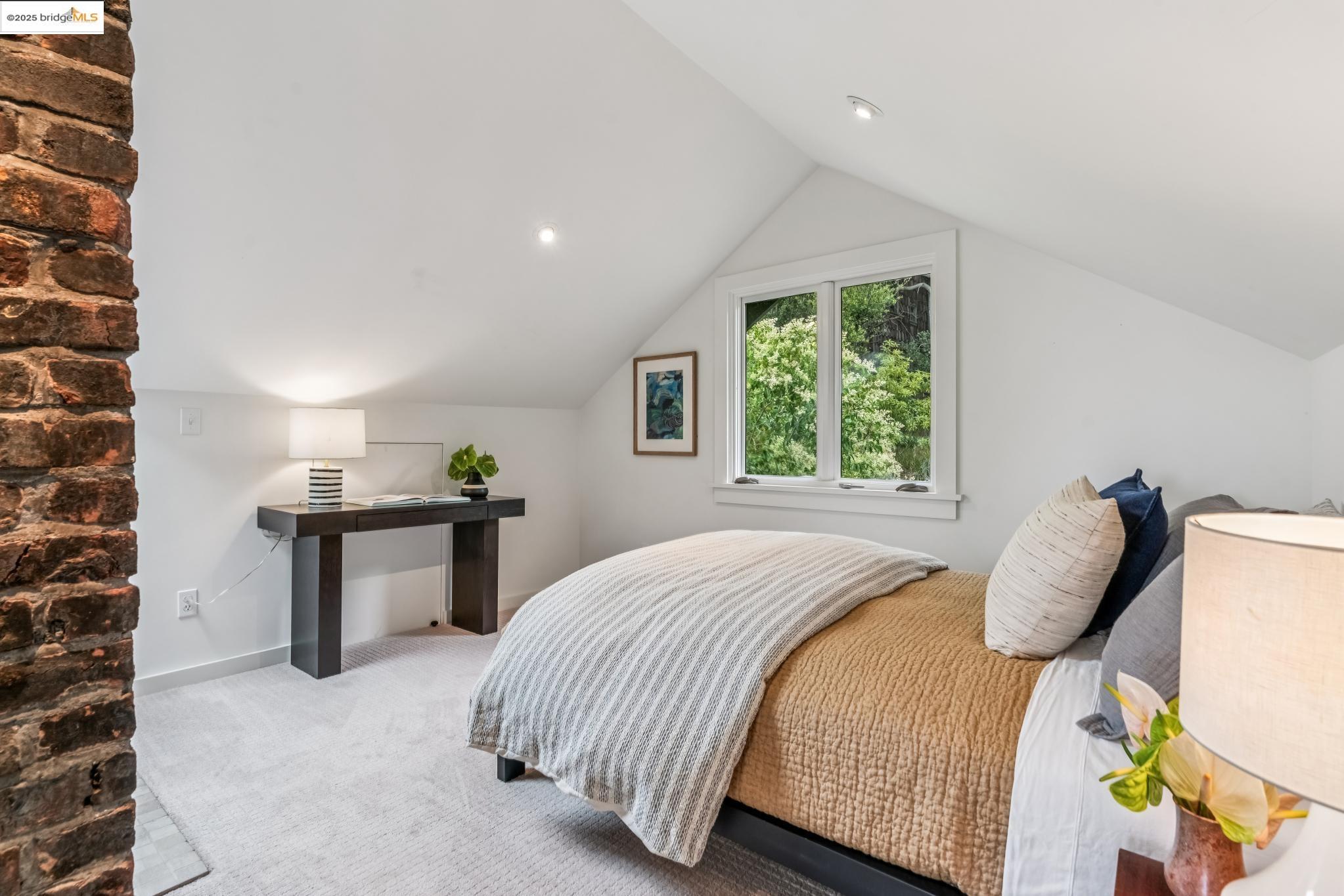 Detail Gallery Image 45 of 60 For 60 Panoramic Way, Berkeley,  CA 94704 - 5 Beds | 4/1 Baths
