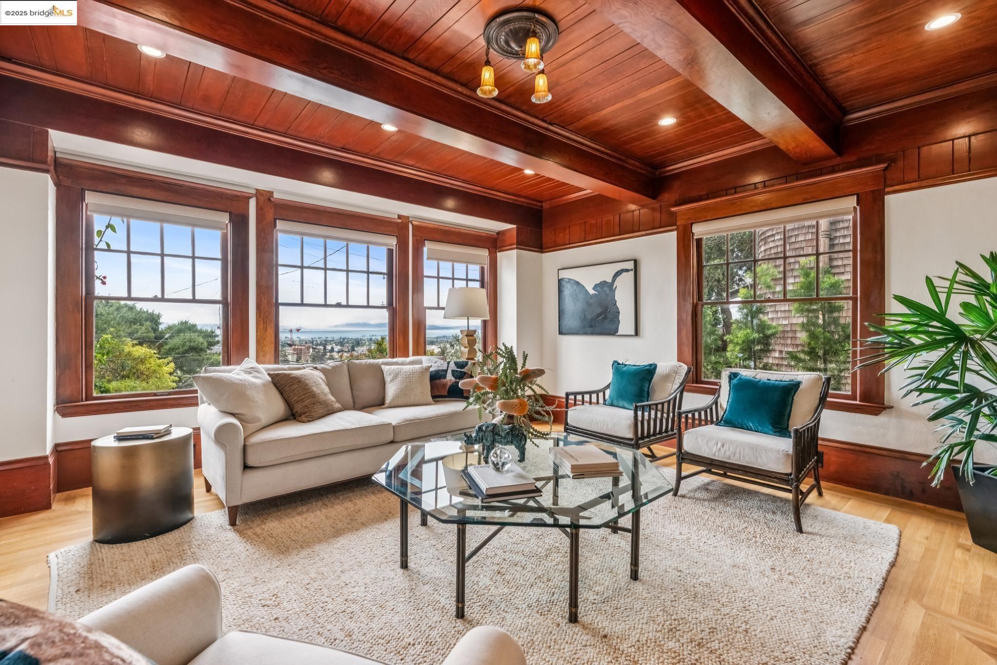 Detail Gallery Image 6 of 60 For 60 Panoramic Way, Berkeley,  CA 94704 - 5 Beds | 4/1 Baths