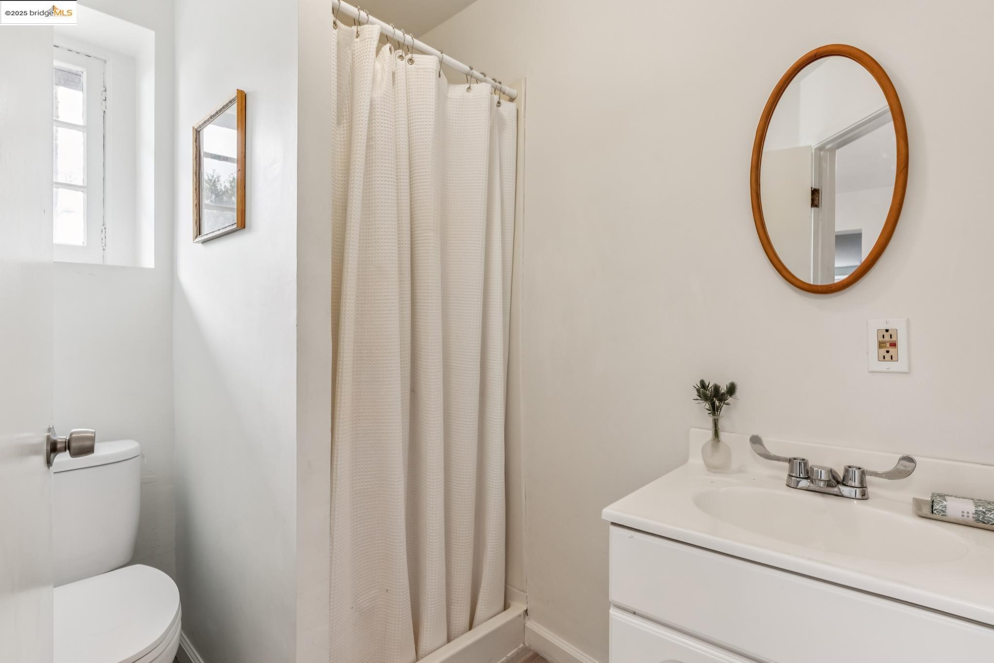 Detail Gallery Image 53 of 60 For 60 Panoramic Way, Berkeley,  CA 94704 - 5 Beds | 4/1 Baths