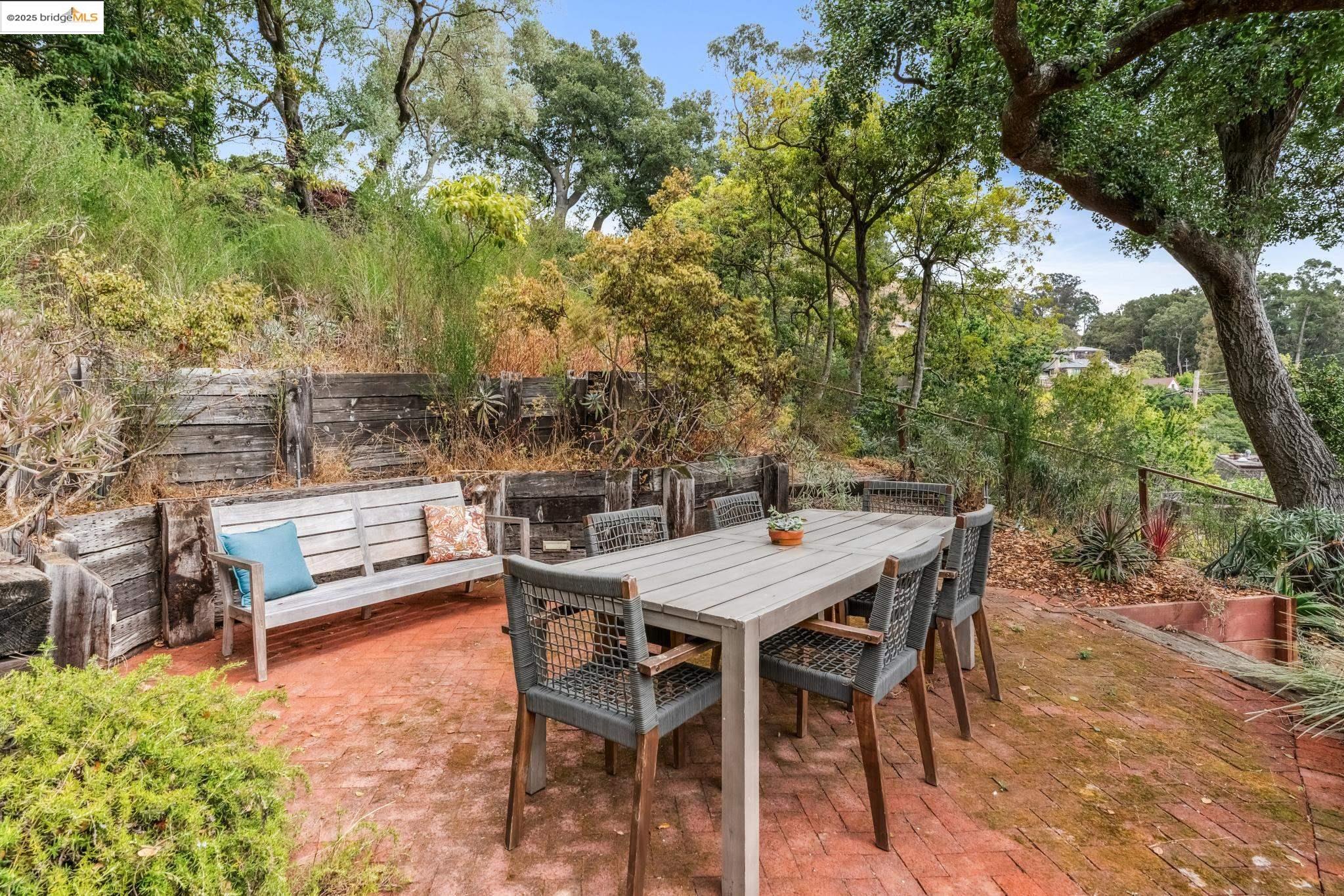 Detail Gallery Image 57 of 60 For 60 Panoramic Way, Berkeley,  CA 94704 - 5 Beds | 4/1 Baths