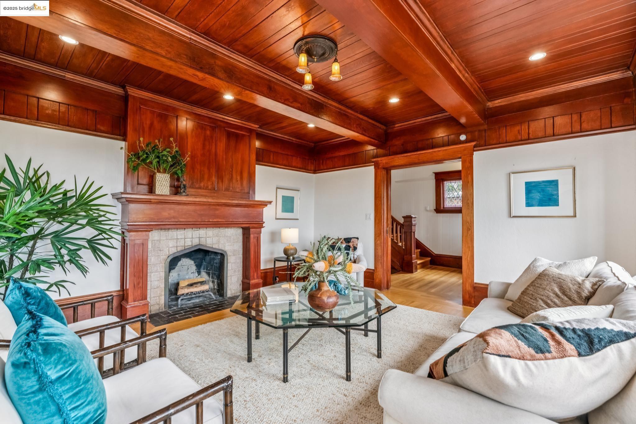 Detail Gallery Image 10 of 60 For 60 Panoramic Way, Berkeley,  CA 94704 - 5 Beds | 4/1 Baths