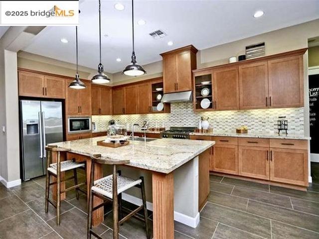 Detail Gallery Image 11 of 31 For 364 Bridgewater Dr, Brentwood,  CA 94513 - 4 Beds | 3/1 Baths