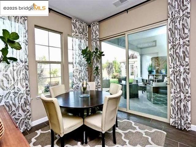 Detail Gallery Image 17 of 31 For 364 Bridgewater Dr, Brentwood,  CA 94513 - 4 Beds | 3/1 Baths