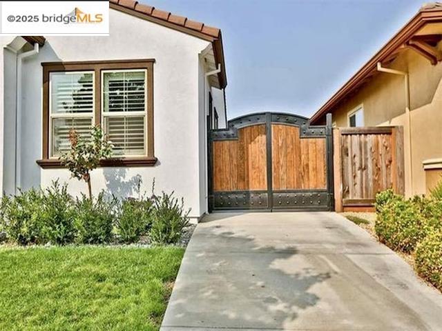 Detail Gallery Image 4 of 31 For 364 Bridgewater Dr, Brentwood,  CA 94513 - 4 Beds | 3/1 Baths