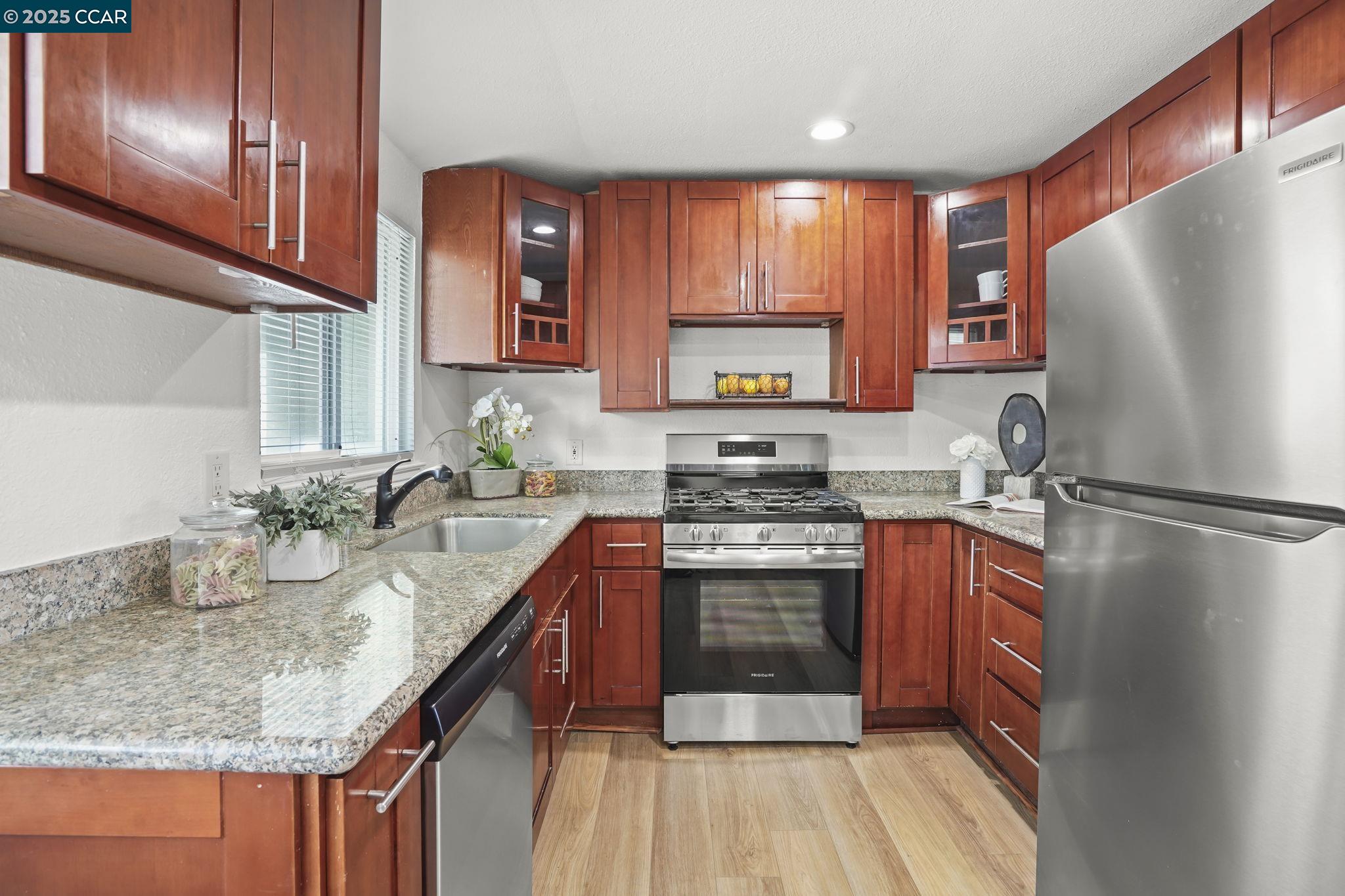 Detail Gallery Image 9 of 35 For 2206 Gehringer Dr, Concord,  CA 94520 - 4 Beds | 3 Baths