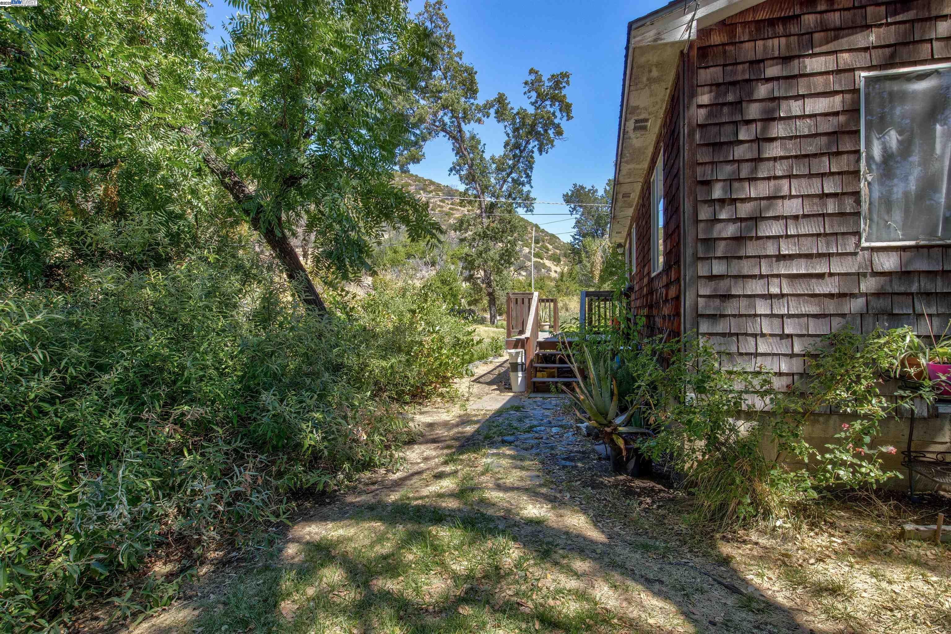 Detail Gallery Image 12 of 30 For 7878 Butts Canyon Road, Pope Valley,  CA 94567 - 3 Beds | 2 Baths