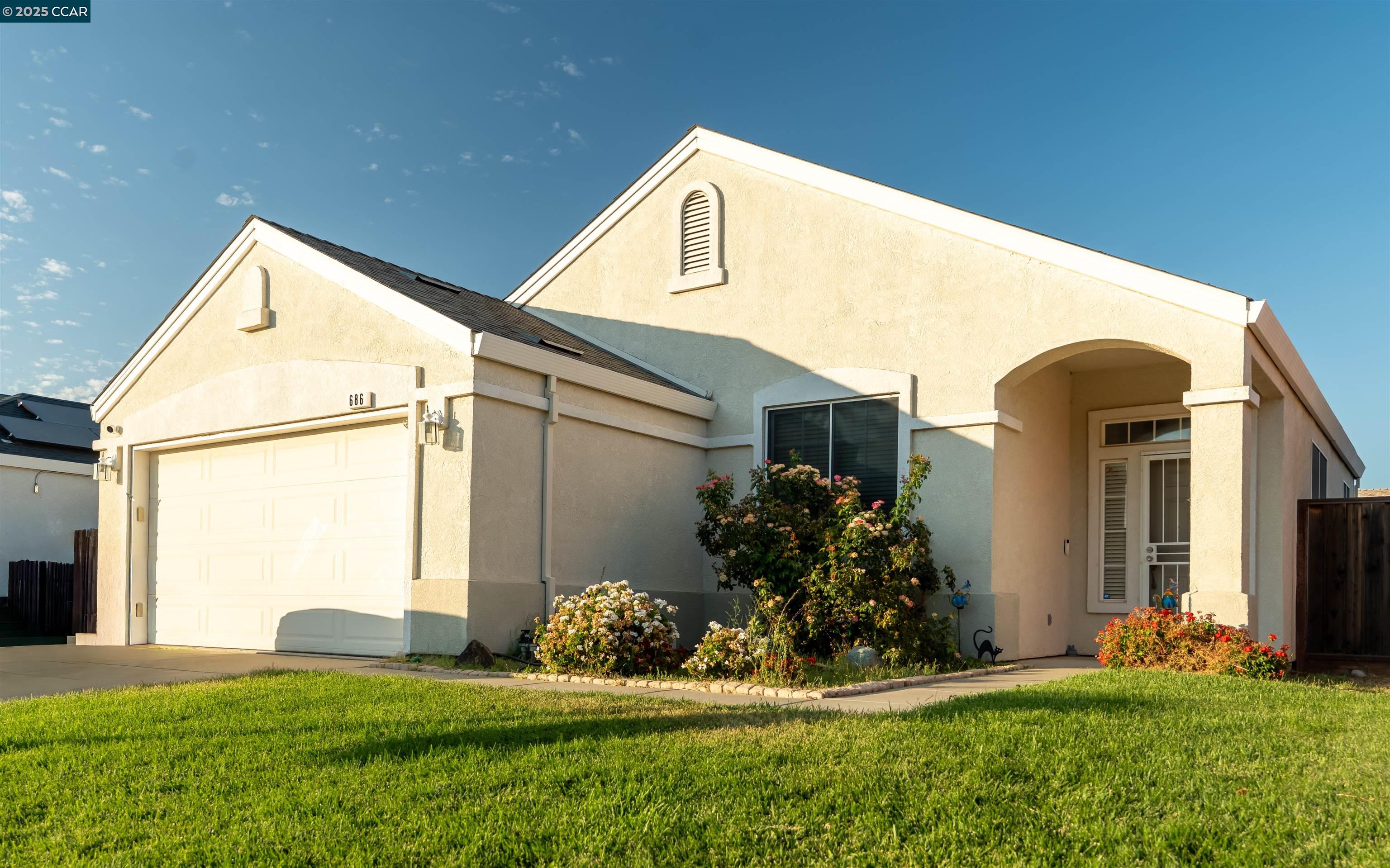 Detail Gallery Image 1 of 18 For 686 Anderson Way, Rio Vista,  CA 94571 - 3 Beds | 2 Baths