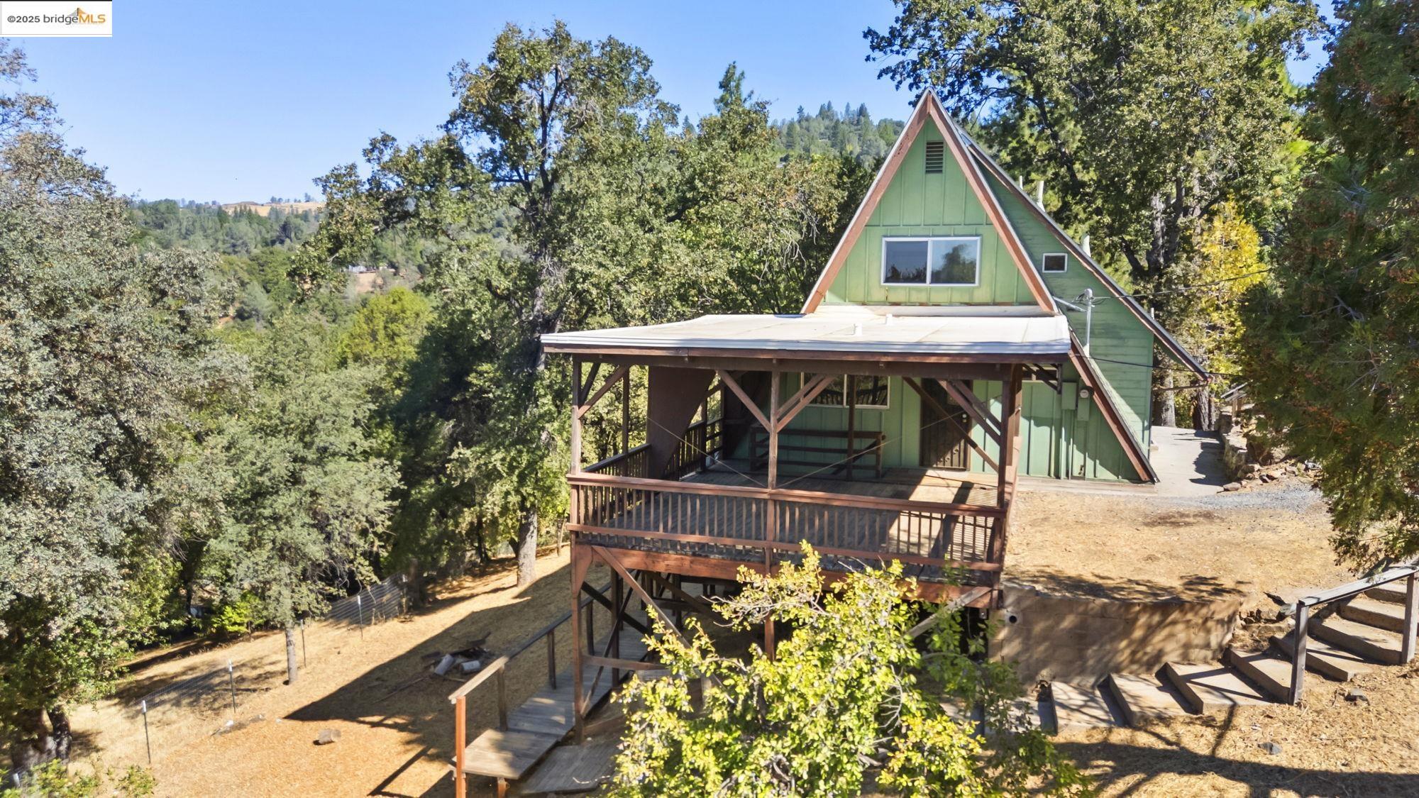 Detail Gallery Image 1 of 46 For 20738 Ponderosa Way, Tuolumne,  CA 95379 - 3 Beds | 3 Baths