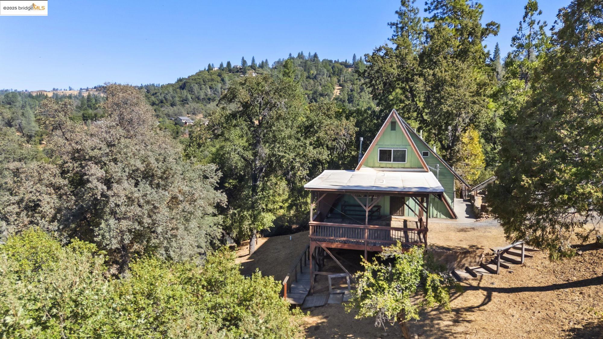 Detail Gallery Image 2 of 46 For 20738 Ponderosa Way, Tuolumne,  CA 95379 - 3 Beds | 3 Baths