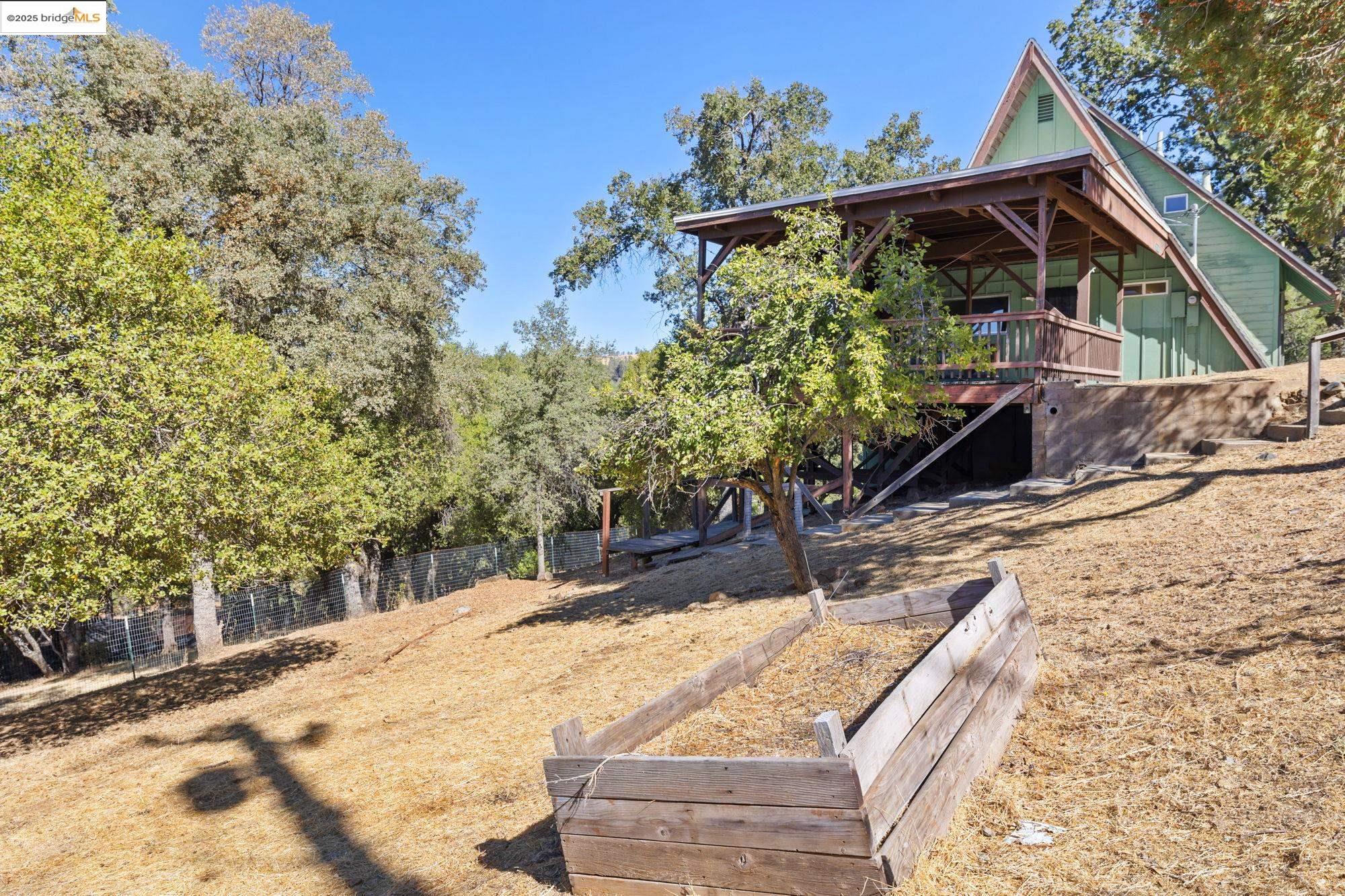 Detail Gallery Image 33 of 46 For 20738 Ponderosa Way, Tuolumne,  CA 95379 - 3 Beds | 3 Baths